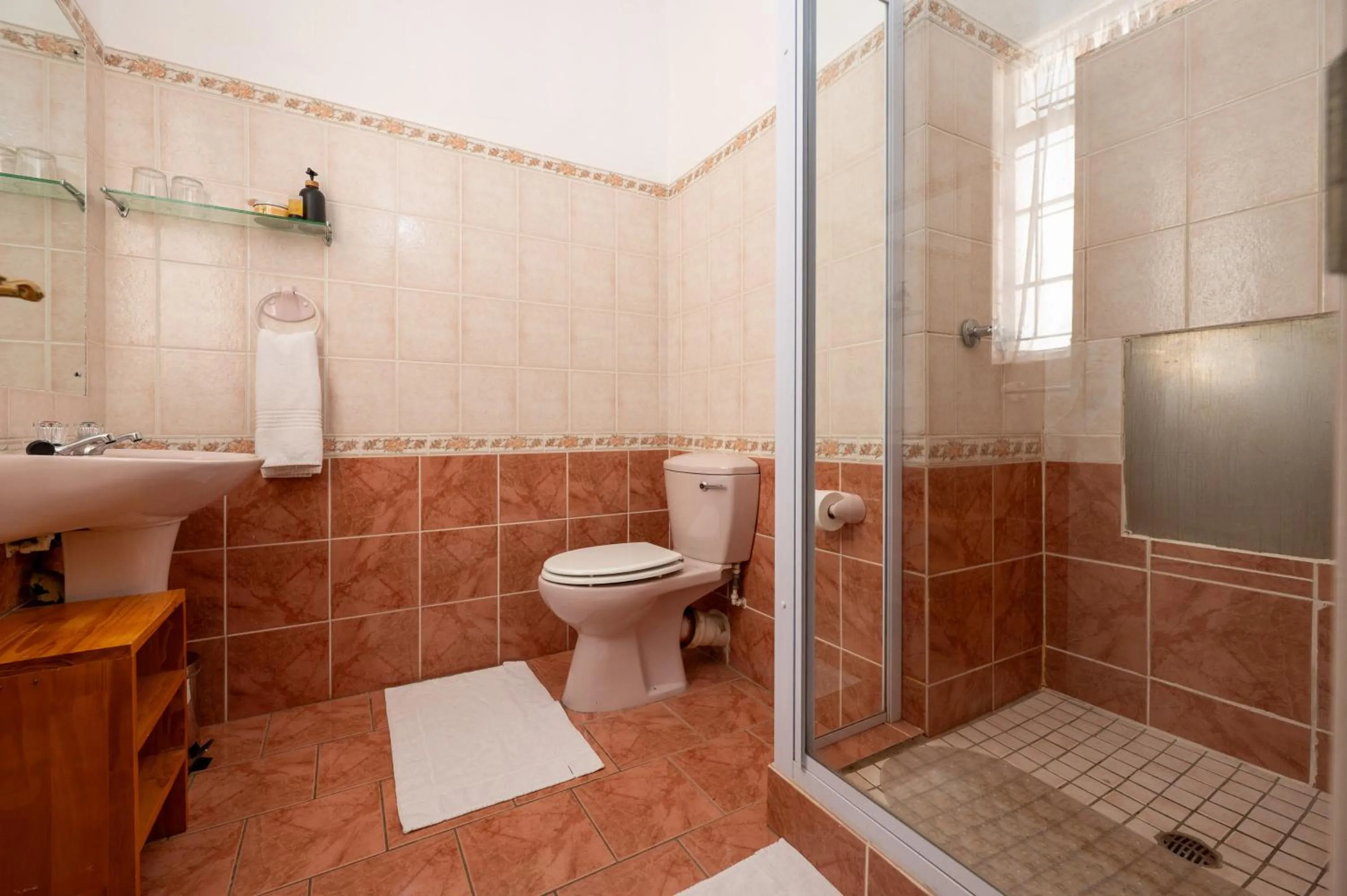 Shower in Toverberg Guest Houses