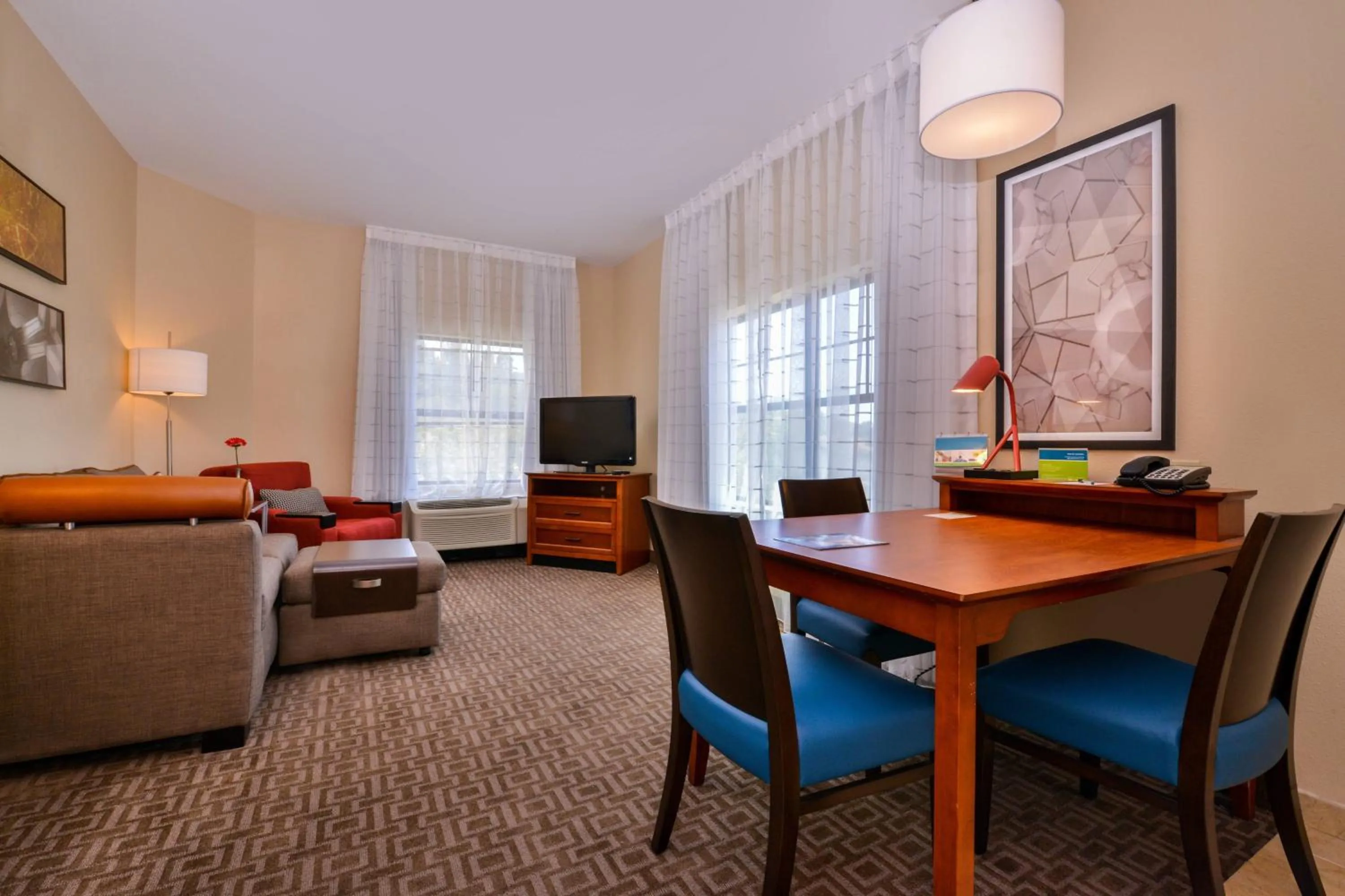 Living room in TownePlace Suites by Marriott Thousand Oaks Ventura County