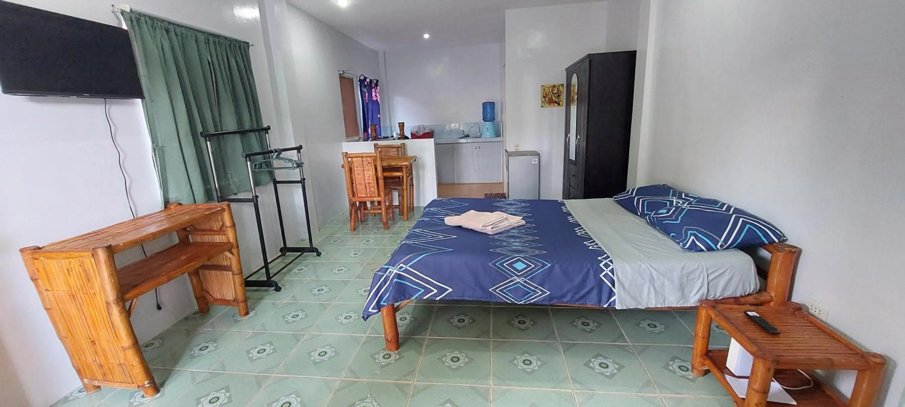 Bed in Genna's Tourist Inn Santa Fe