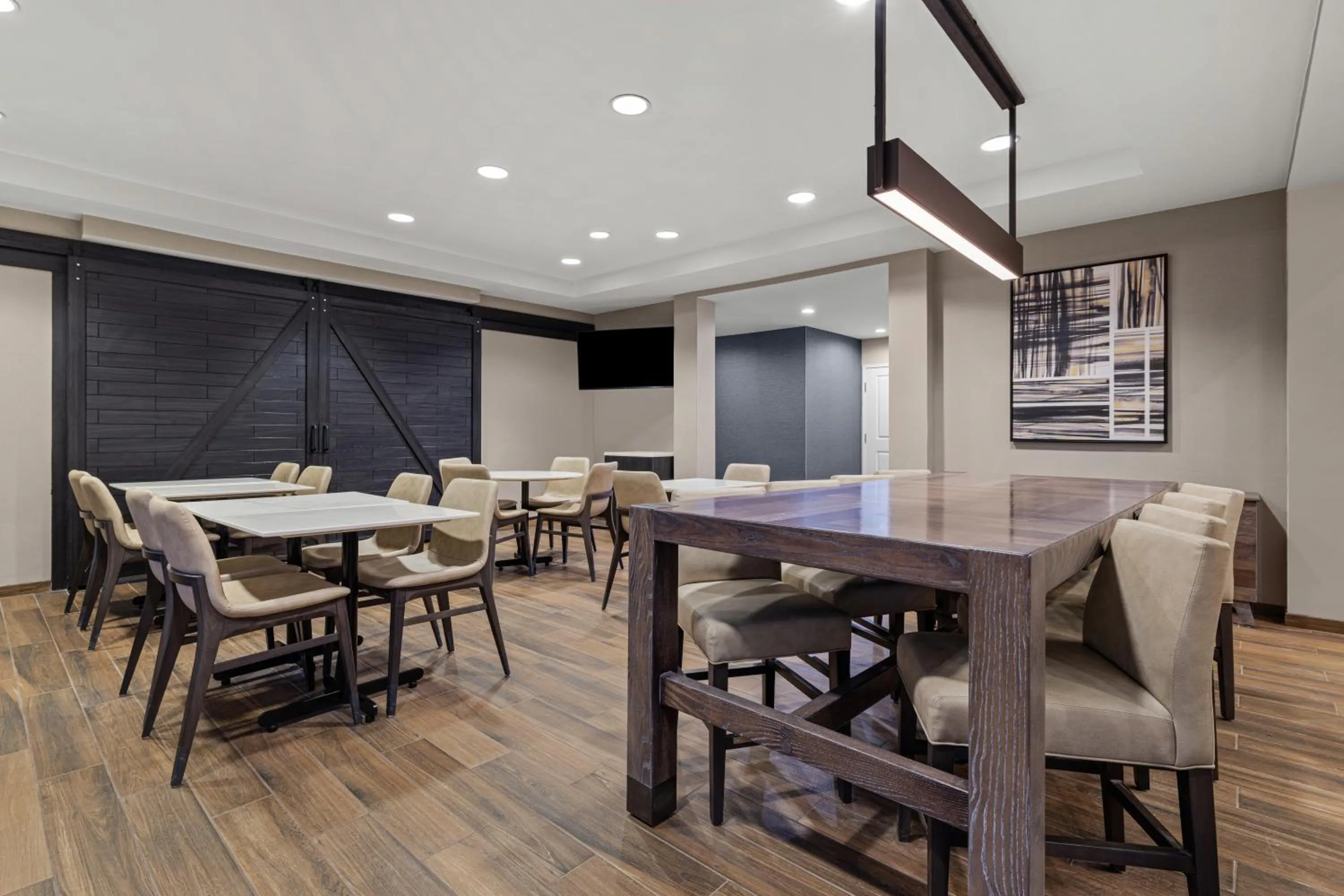 Restaurant/places to eat in Residence Inn Paducah