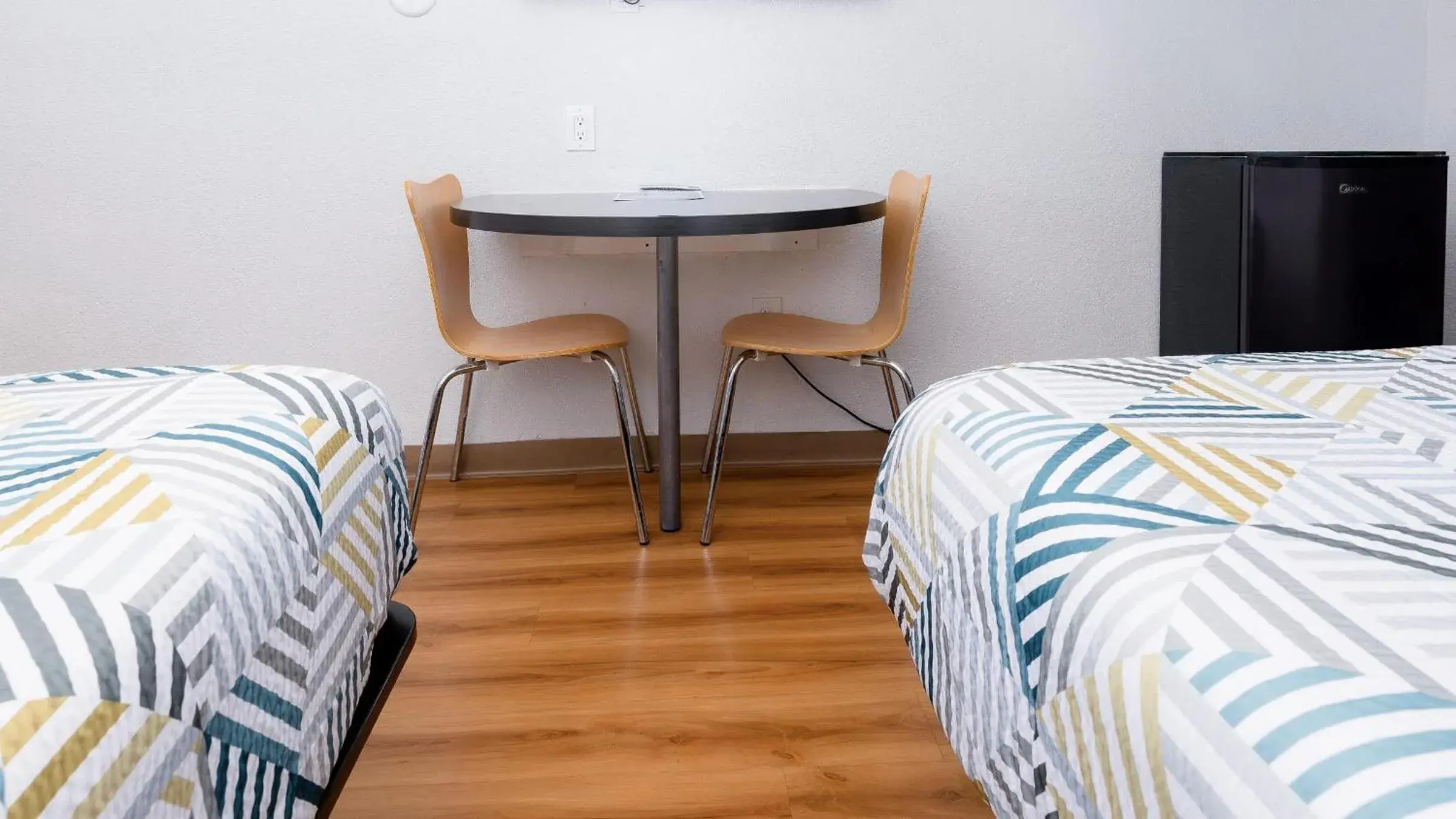 Bedroom, Bed in Motel 6 Ontario, CA - Airport Bedroom, Bed in Motel 6 Ontario, CA - Airport