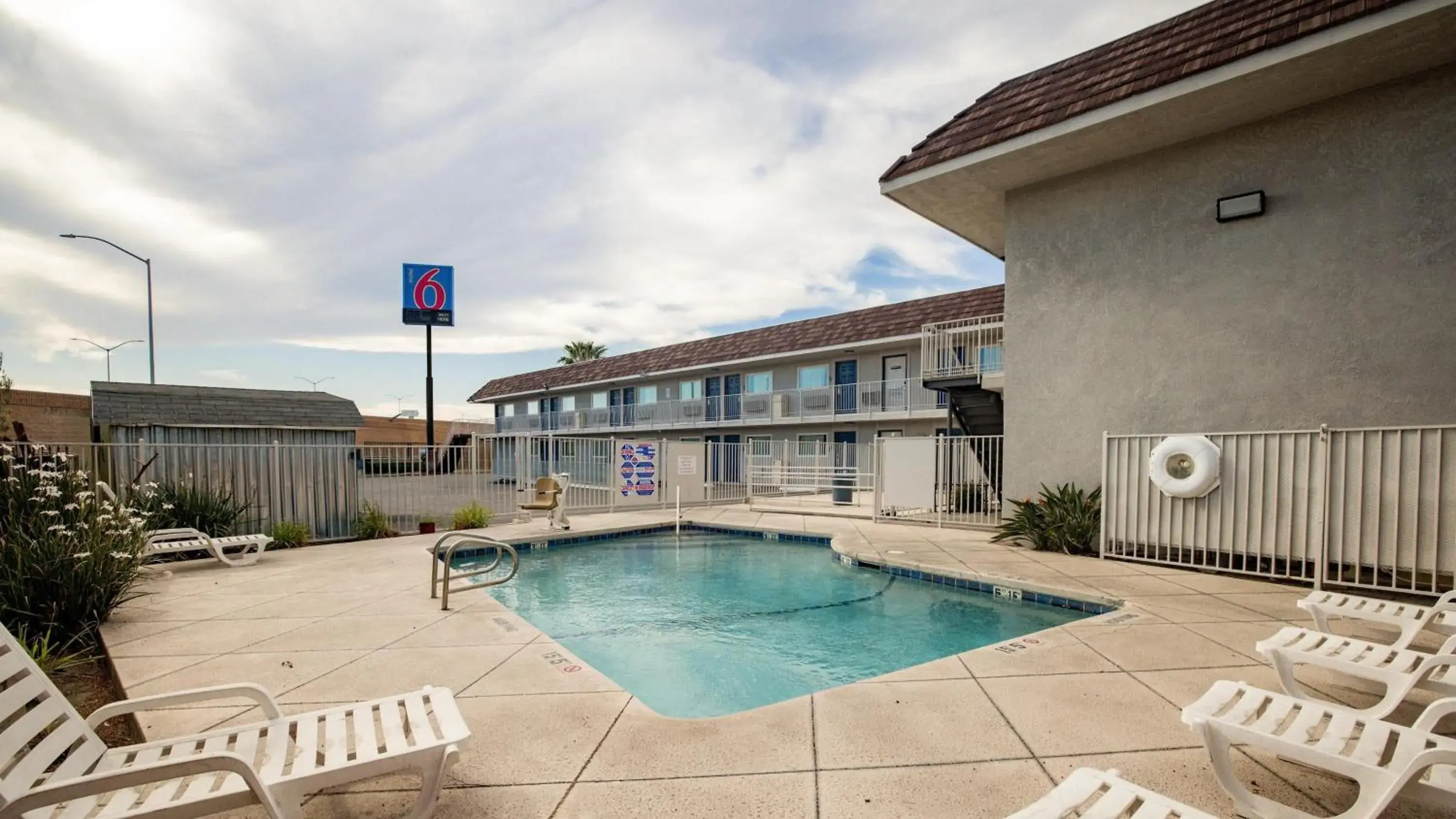 Pool view in Motel 6 Ontario, CA - Airport Pool view in Motel 6 Ontario, CA - Airport