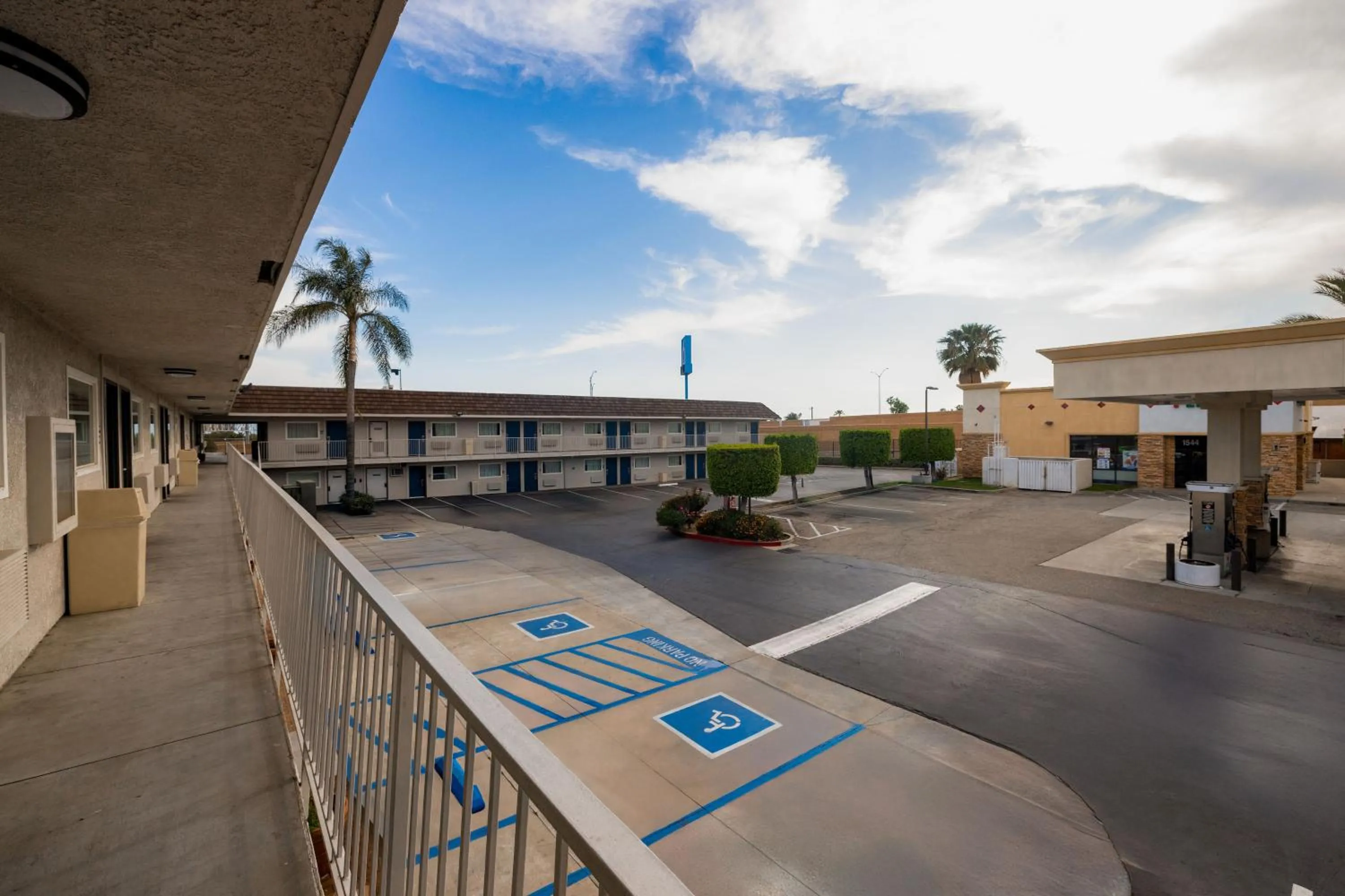 Property building in Motel 6 Ontario, CA - Airport