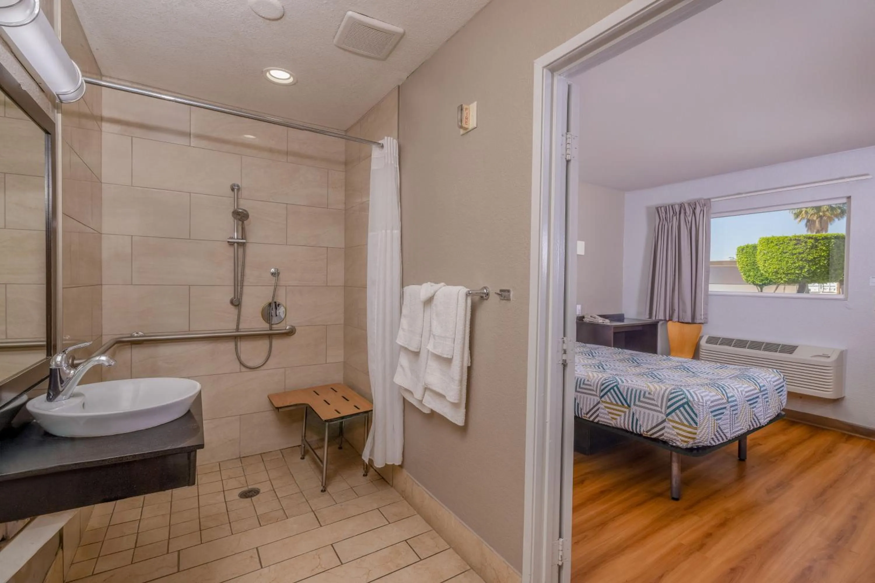 Bathroom, Bed in Motel 6 Ontario, CA - Airport