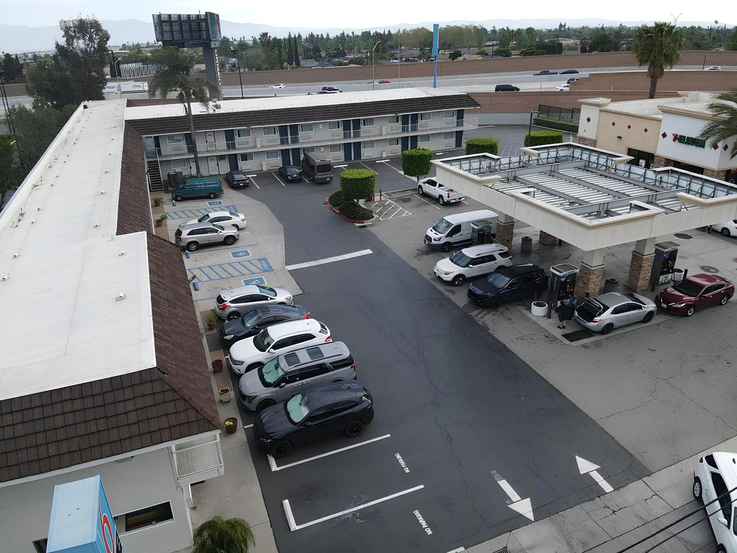 Property building in Motel 6 Ontario, CA - Airport