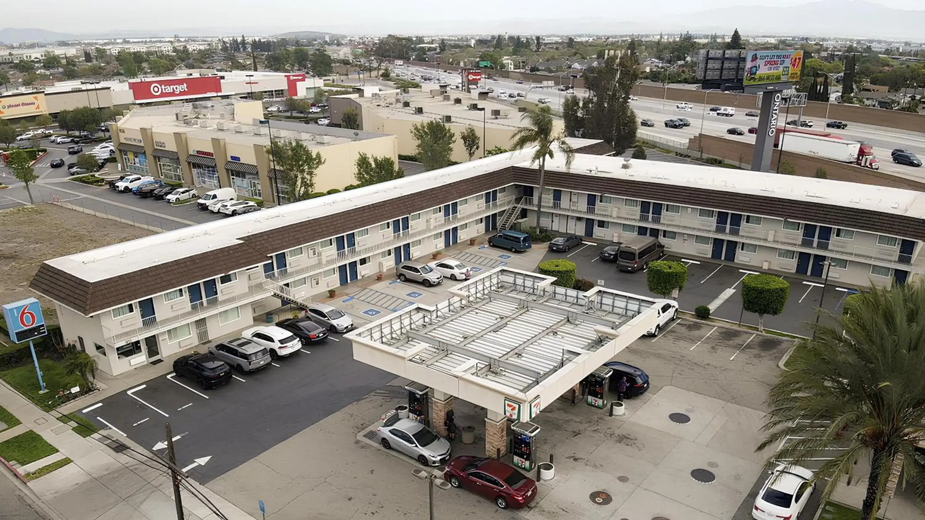 Property building in Motel 6 Ontario, CA - Airport Property building in Motel 6 Ontario, CA - Airport