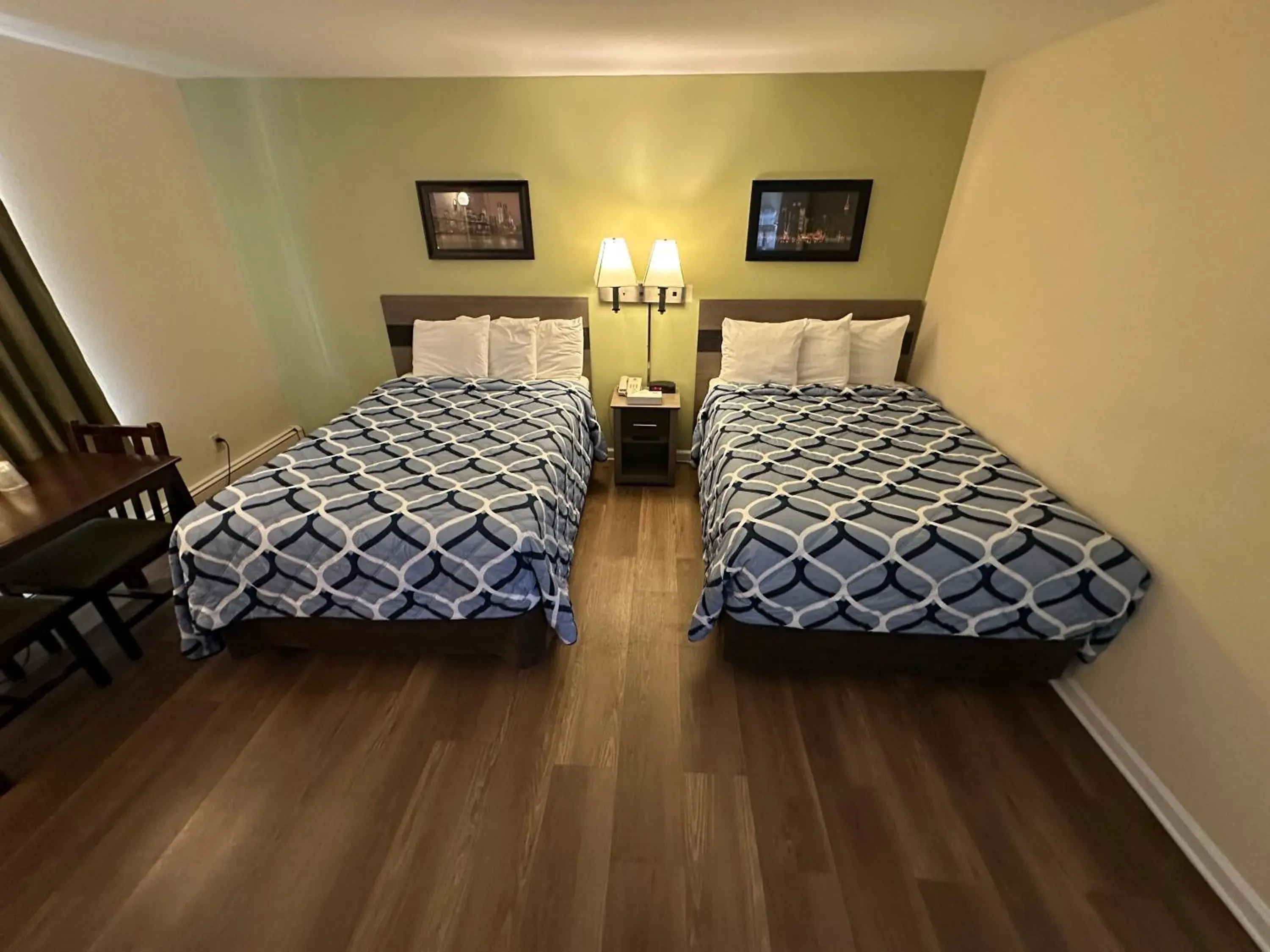 Double Room with Two Double Beds in Sea Girt Lodge Double Room with Two Double Beds in Sea Girt Lodge