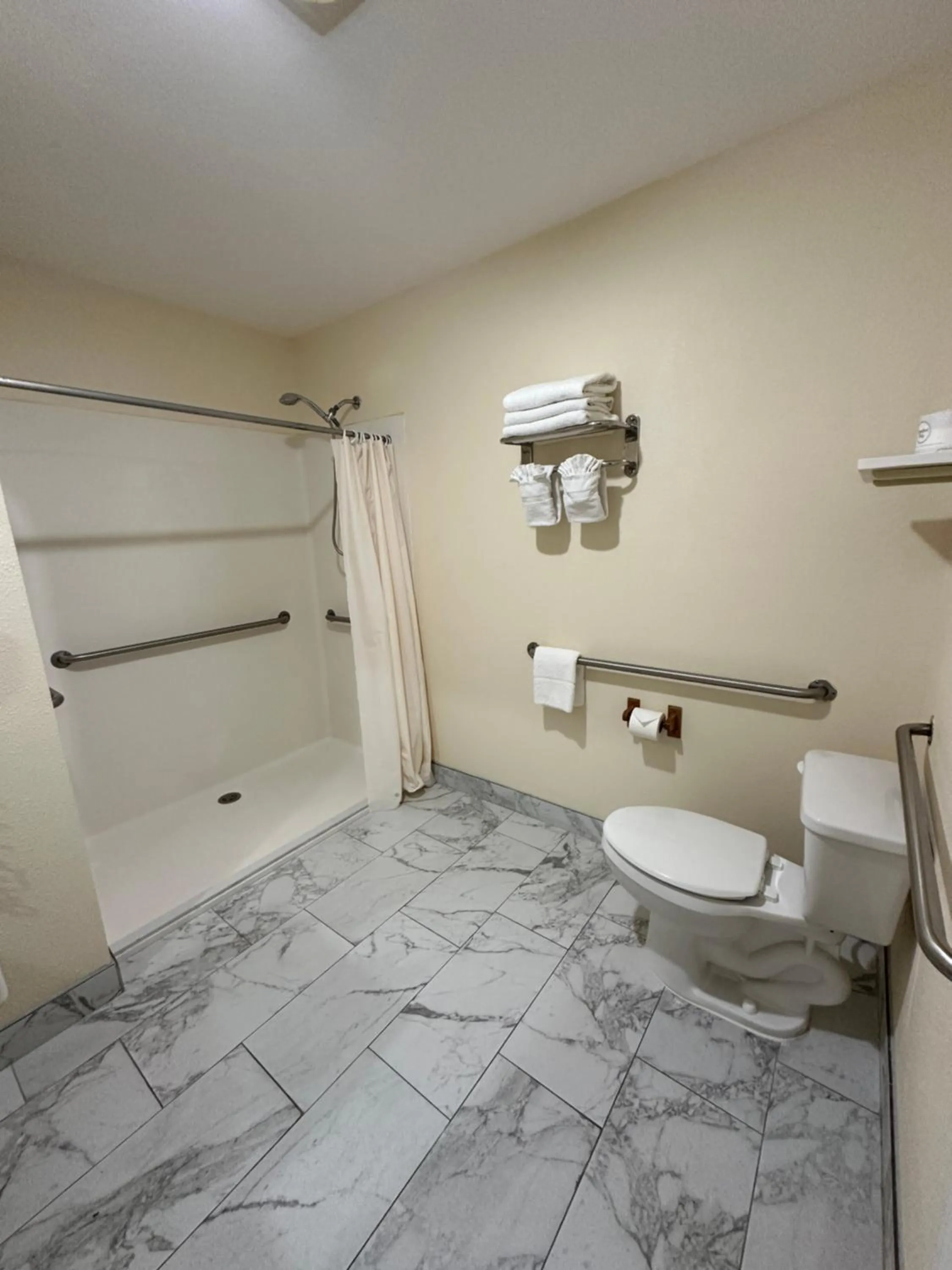 Bathroom in Sea Girt Lodge