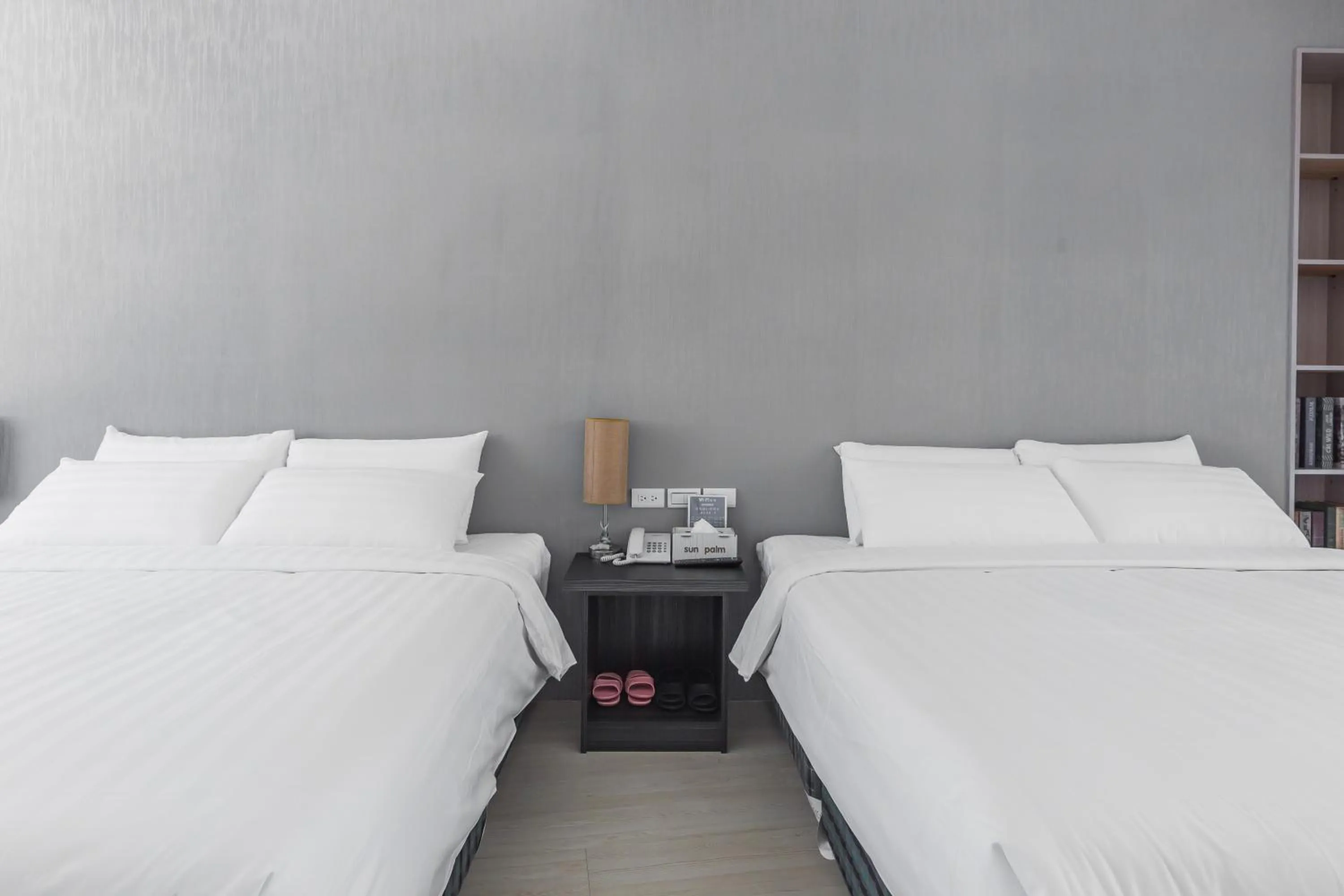 Decorative detail, Bed in Sunshine Palm B&B