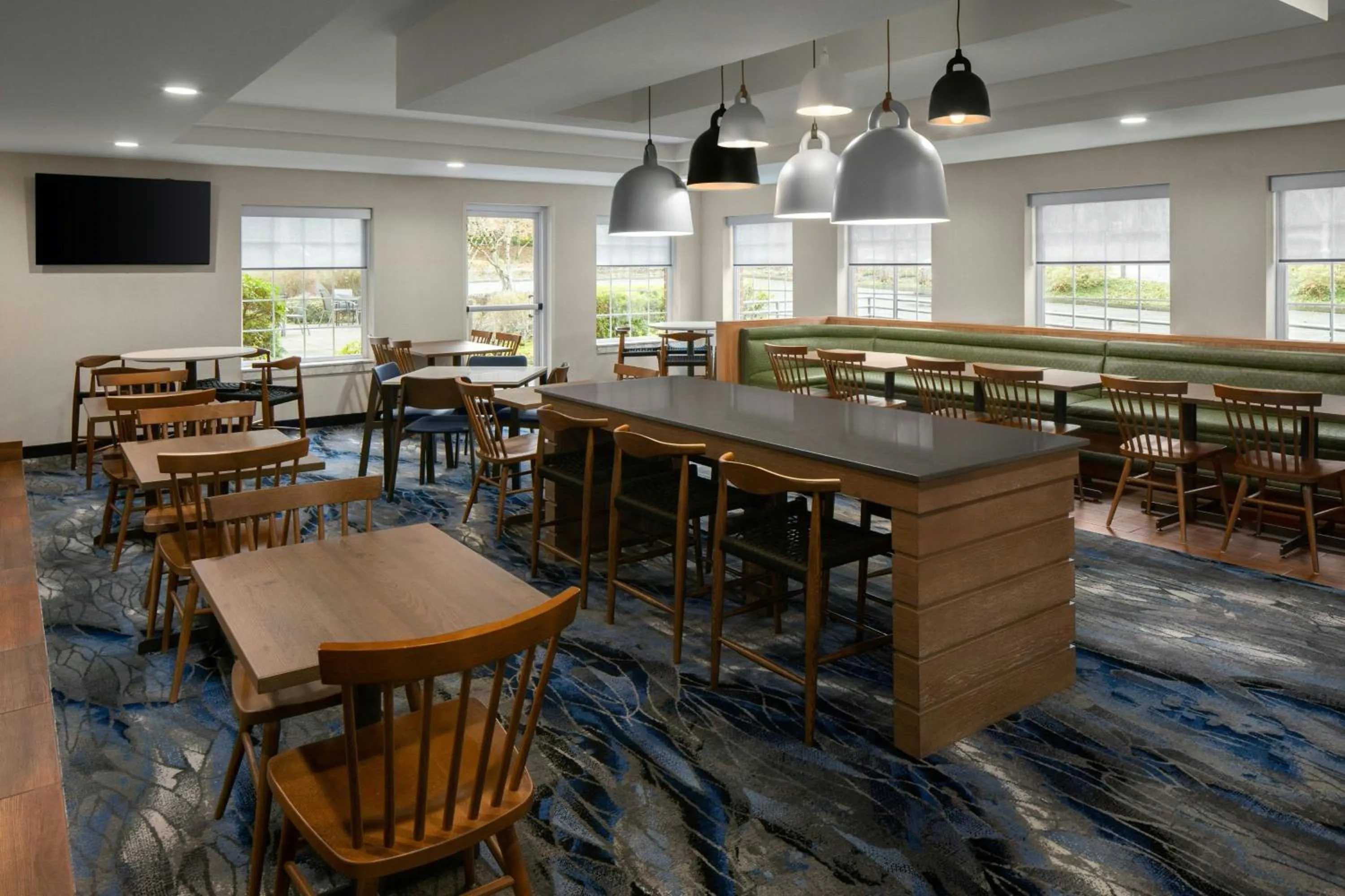 Breakfast in Fairfield Inn & Suites Portland South/Lake Oswego