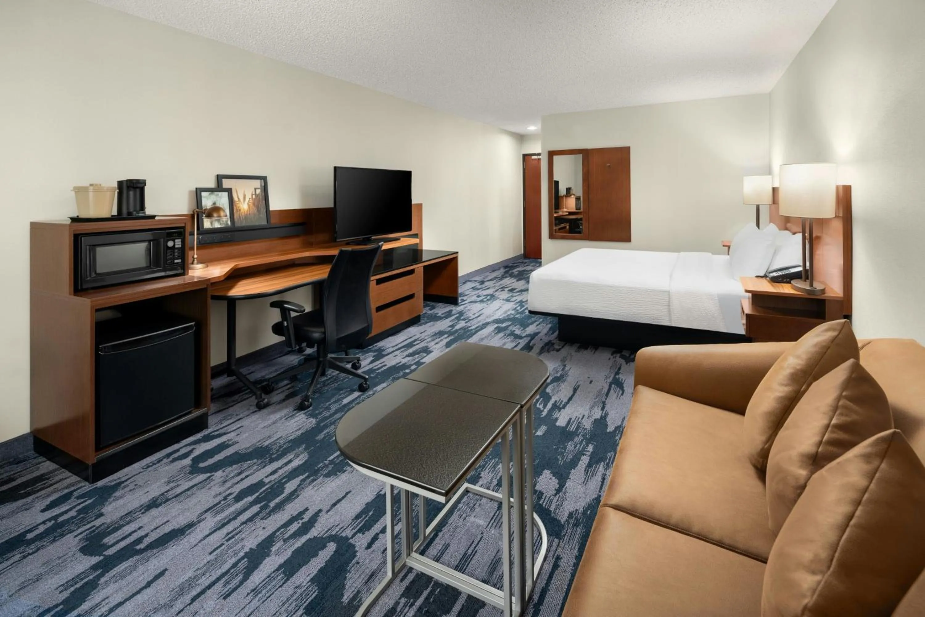 Photo of the whole room, Bed in Fairfield Inn & Suites Portland South/Lake Oswego