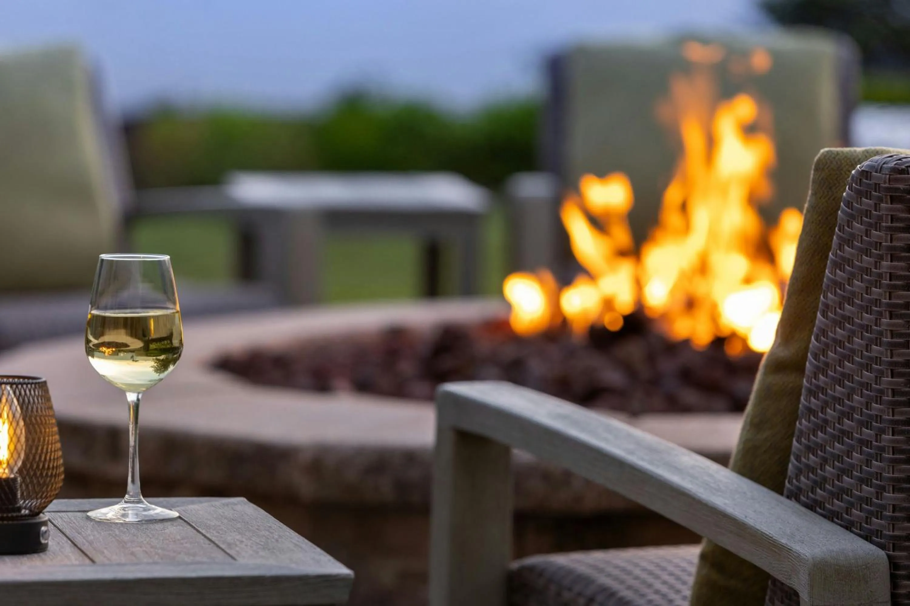 Lounge or bar in Courtyard Greenville