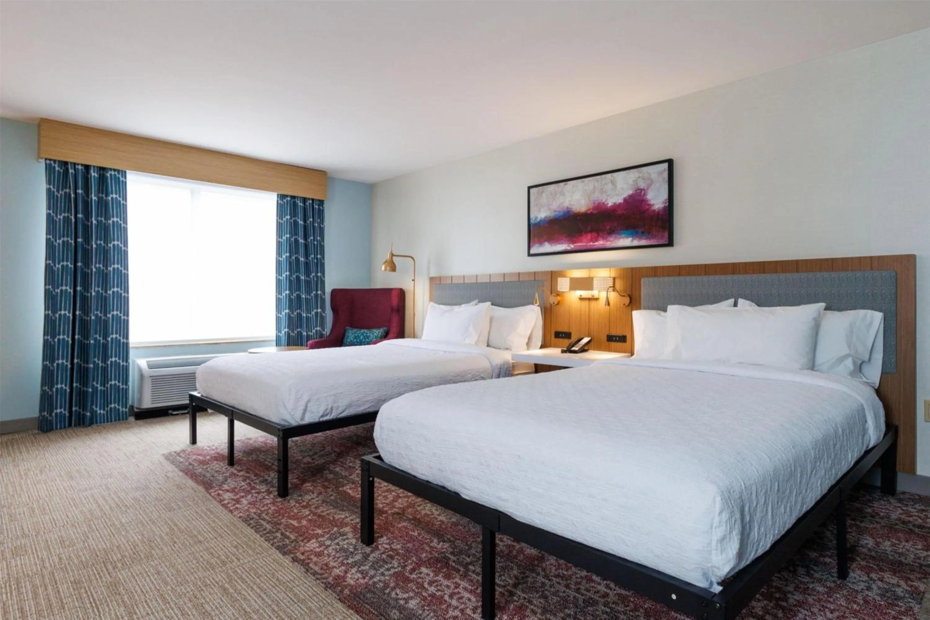 Bed in Hilton Garden Inn New York/Staten Island