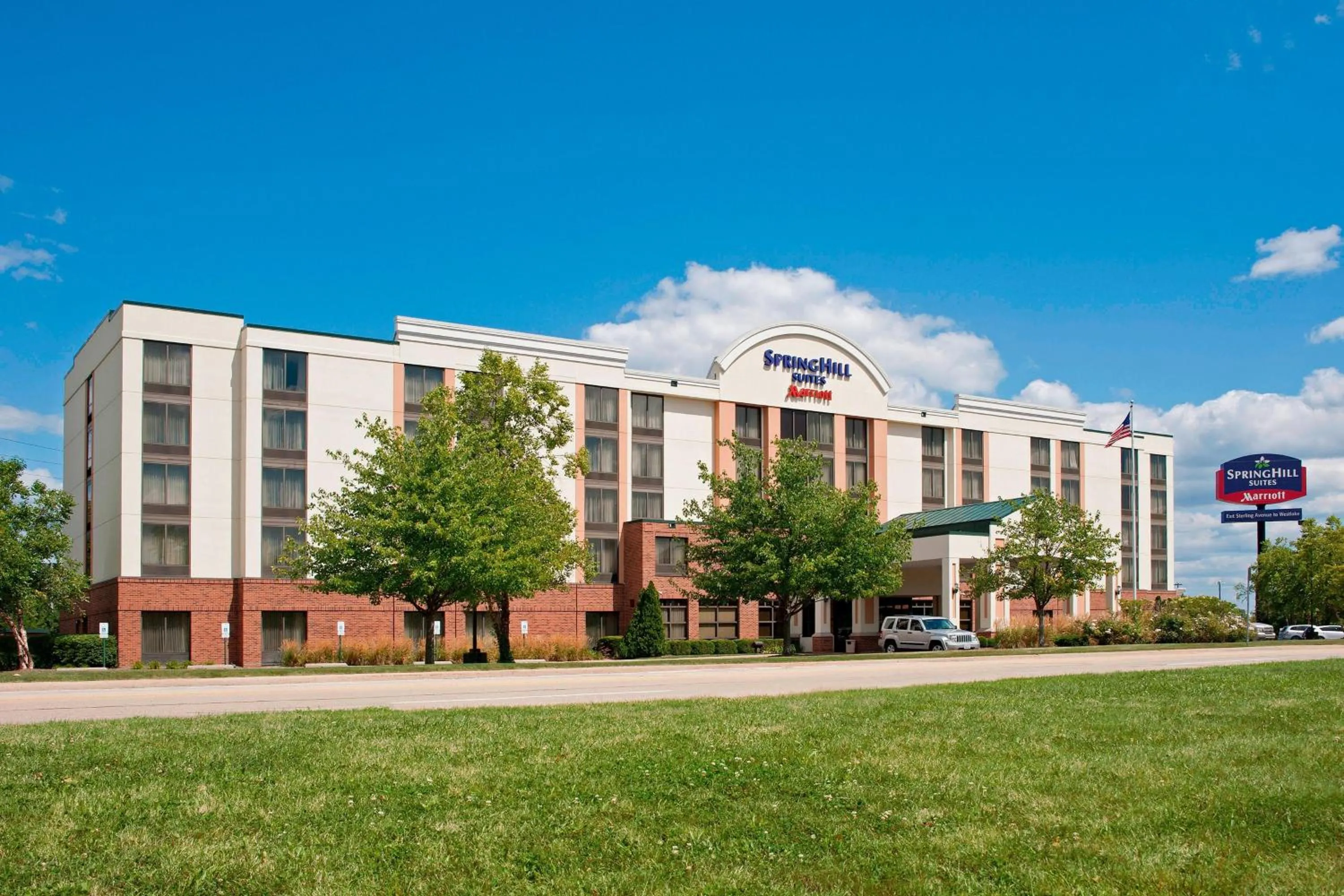 Property building in SpringHill Suites by Marriott Peoria