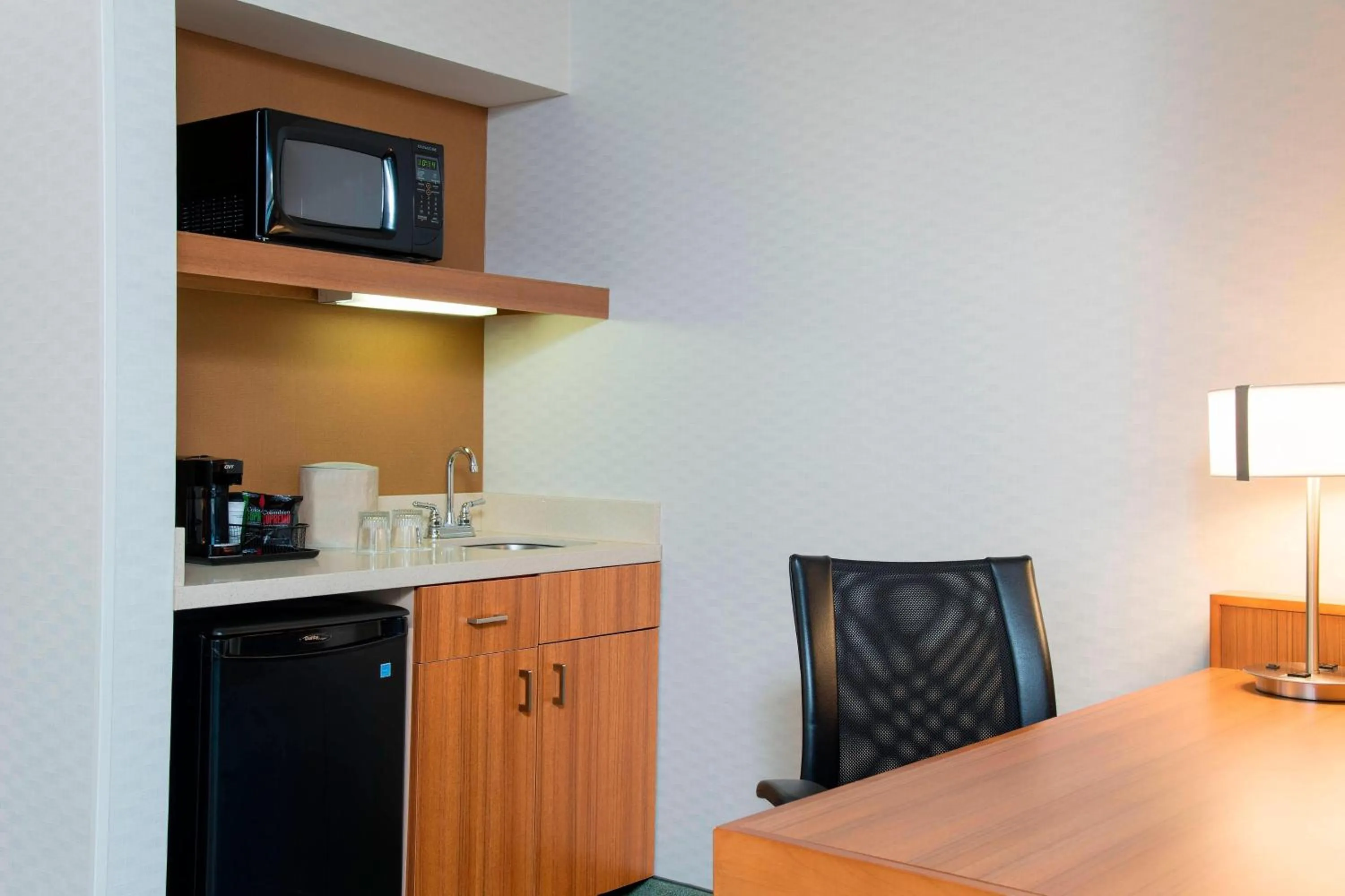 Kitchen or kitchenette in SpringHill Suites by Marriott Peoria