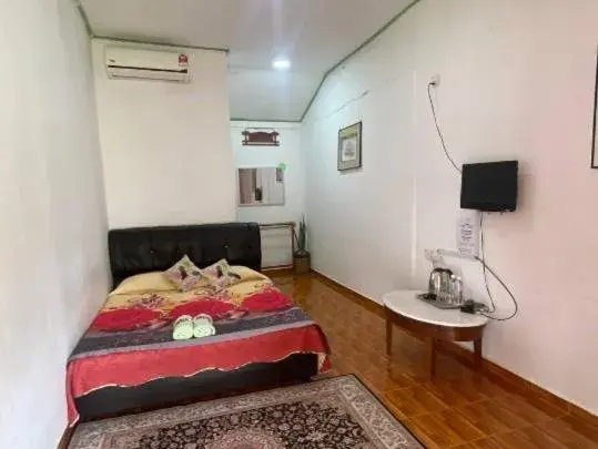 Budget Double Room in Mai Chenang Guesthouse Budget Double Room in Mai Chenang Guesthouse