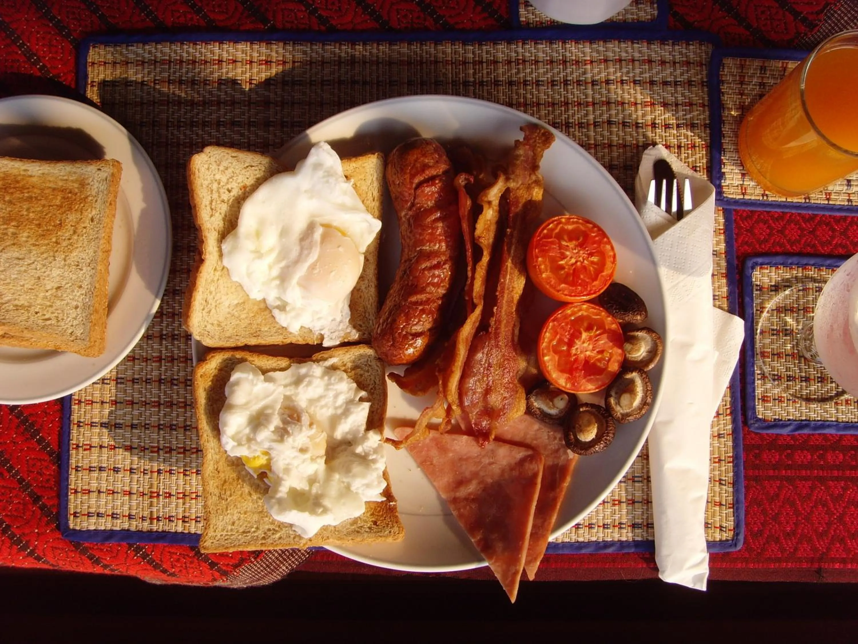 Restaurant/places to eat in Viang Yonok Hotel, Restaurant, Sports Club