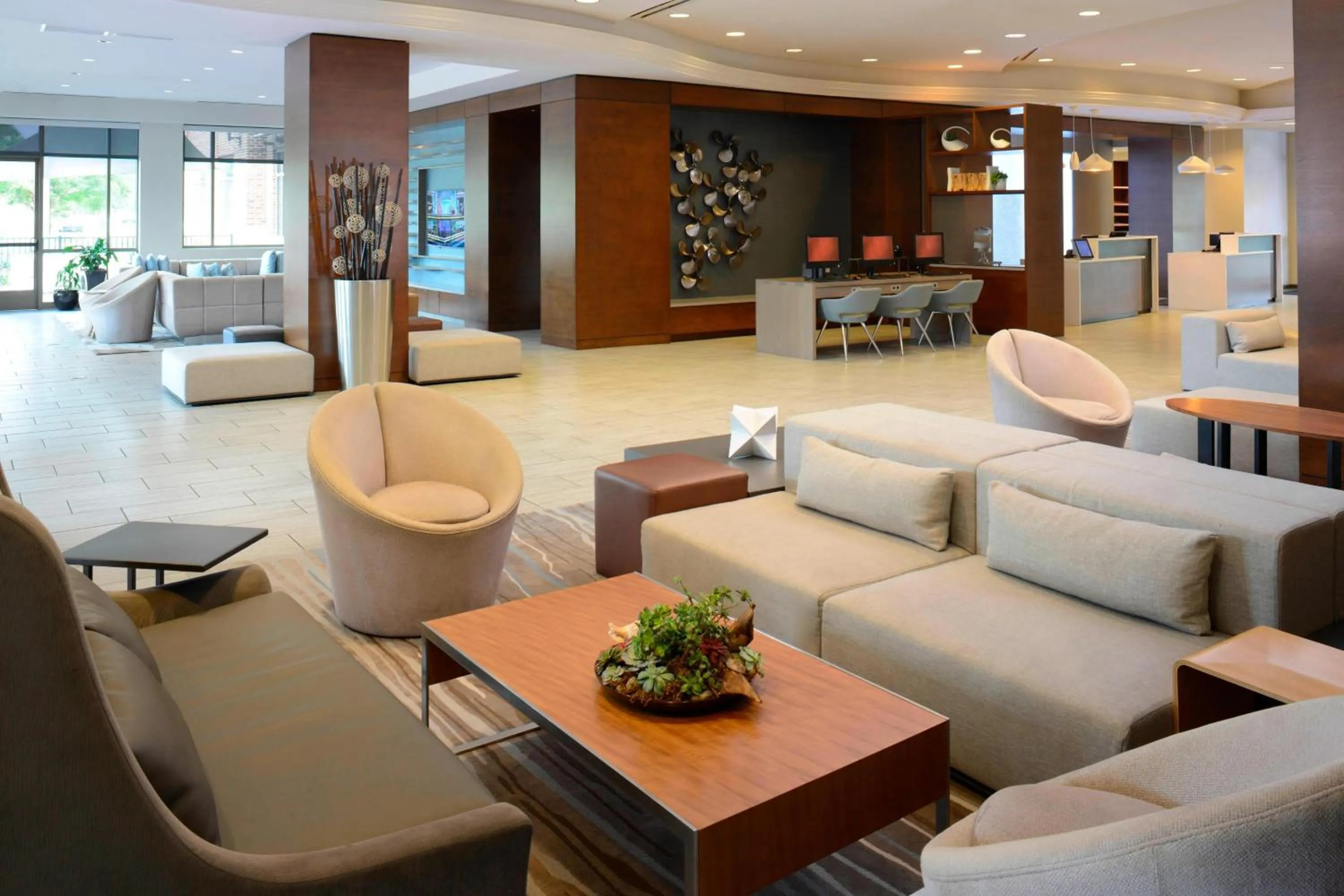 Lobby or reception in Newport News Marriott at City Center