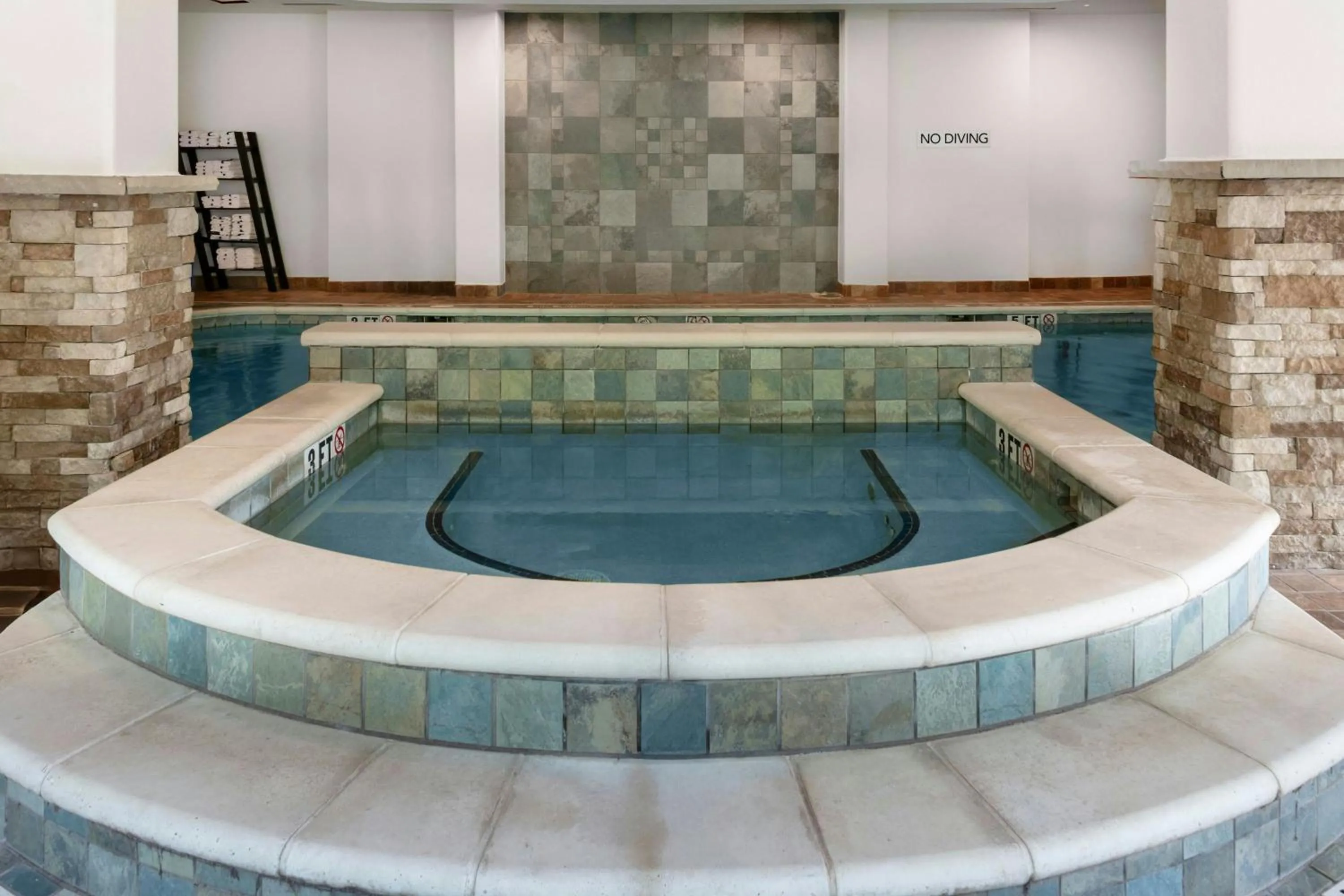 Area and facilities in Courtyard Pittsburgh Greensburg