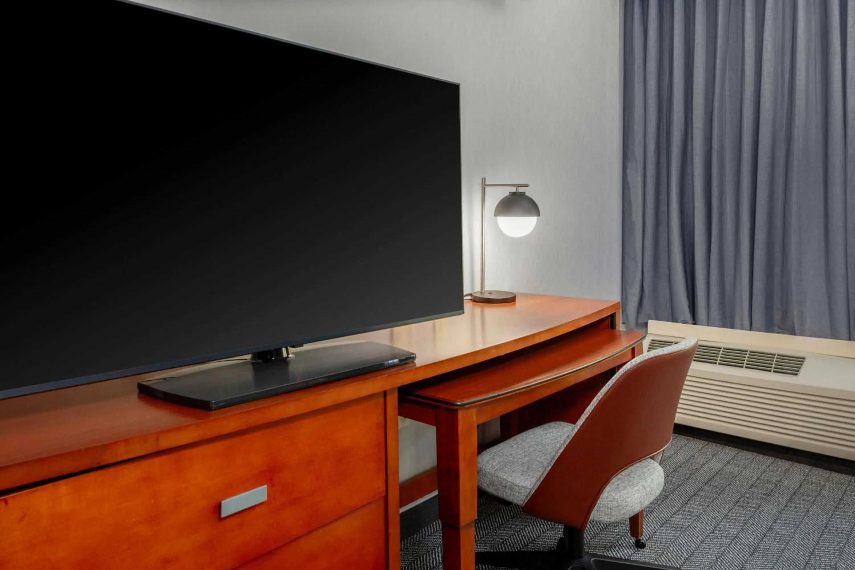 Photo of the whole room in Courtyard Pittsburgh Greensburg