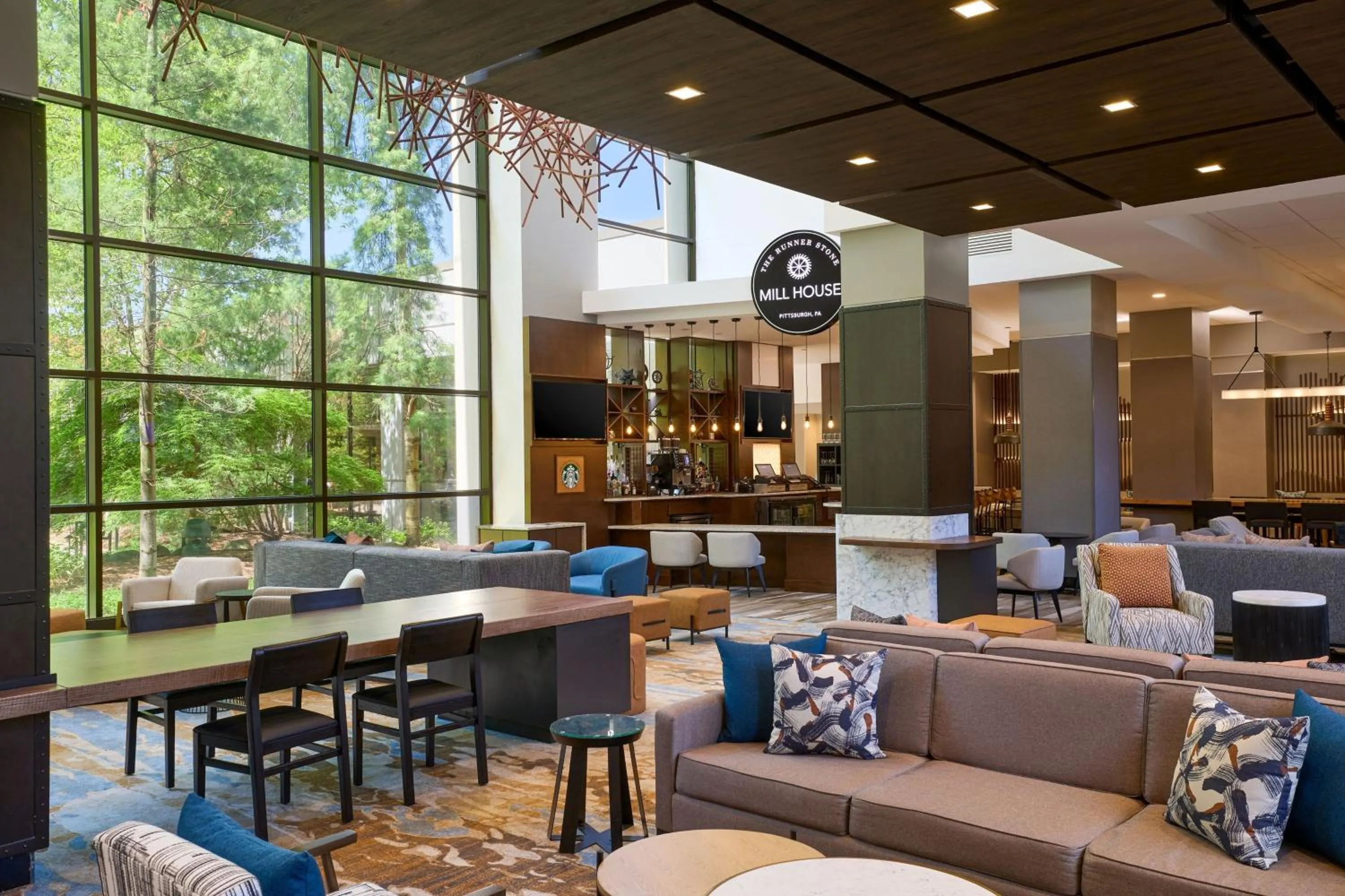 Lobby or reception in Pittsburgh Airport Marriott