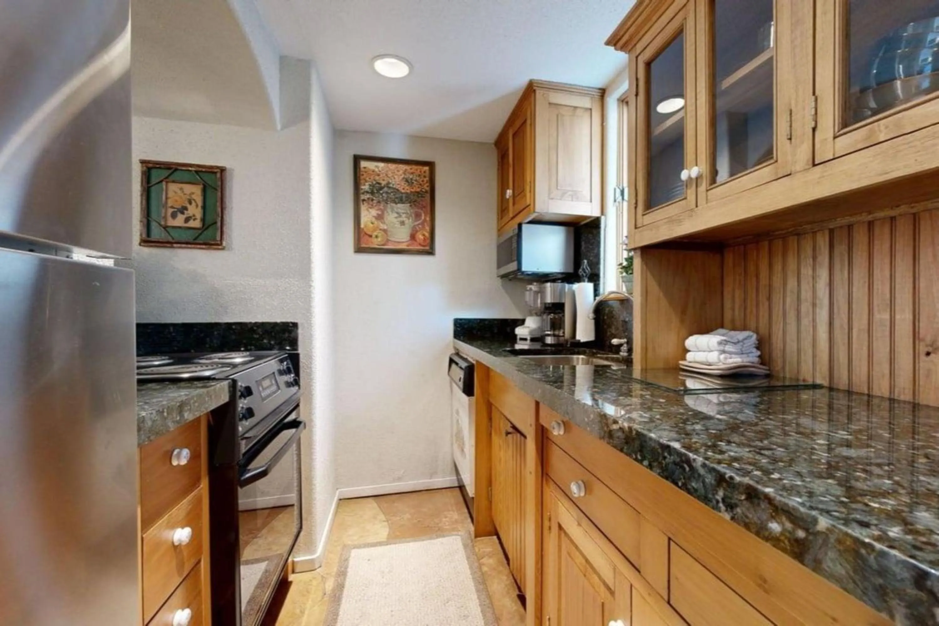 Coffee/tea facilities in Tamarack Townhomes - CoralTree Residence Collection