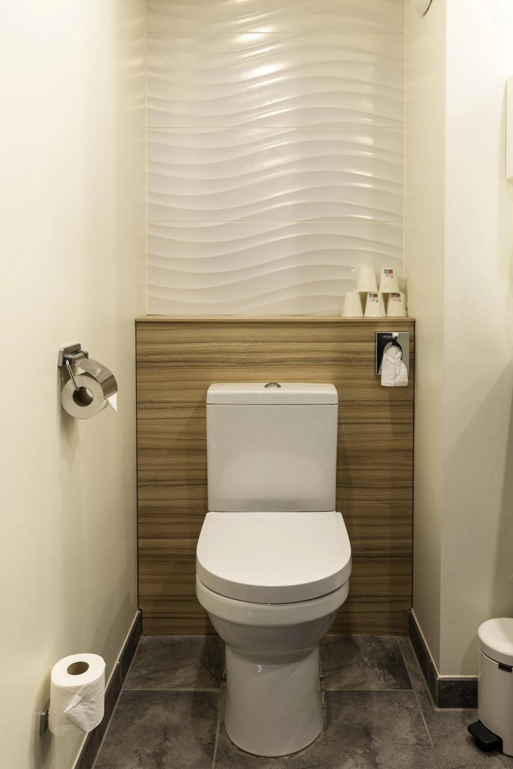 Toilet in Campanile Le Mans Centre - Gare