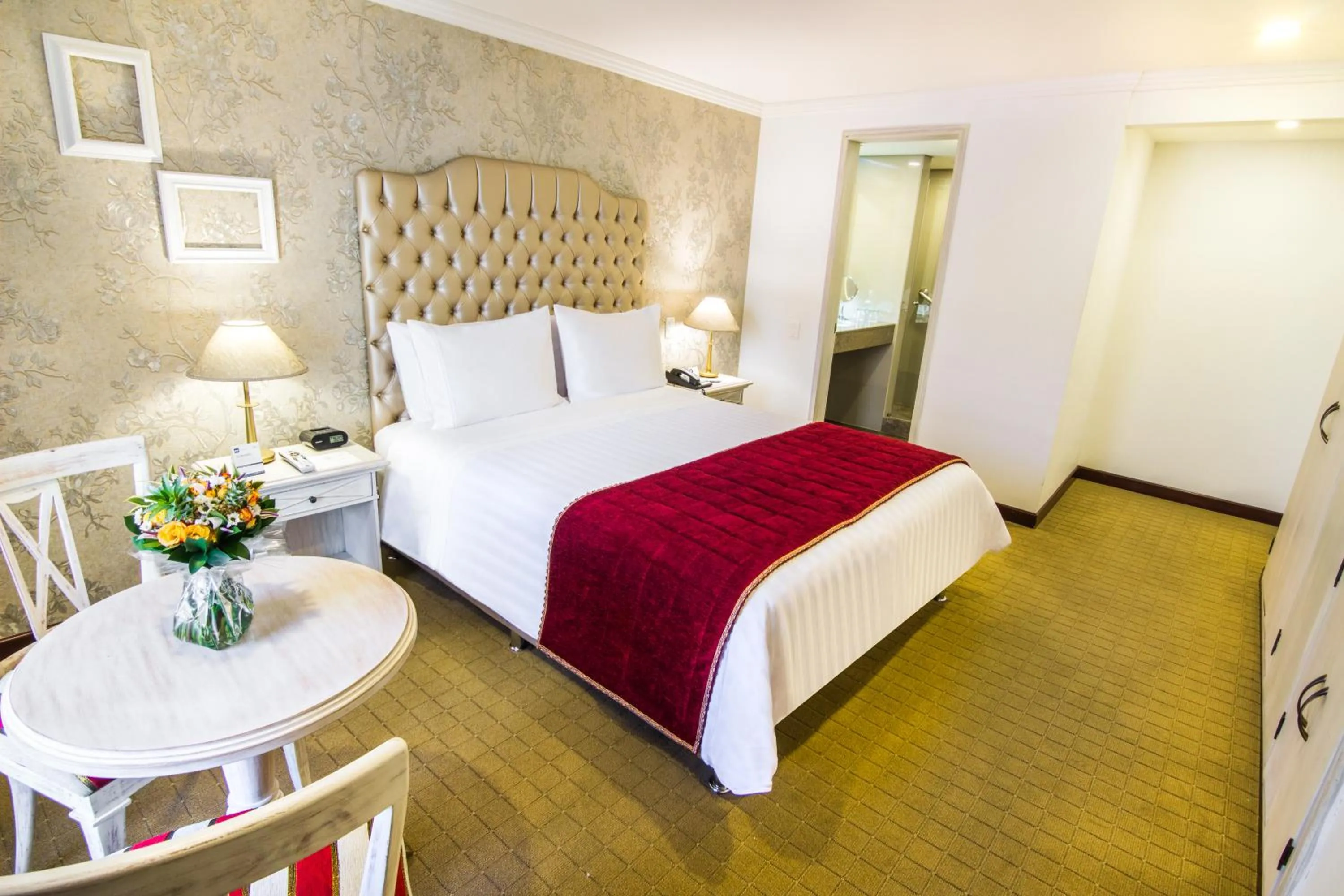 Photo of the whole room, Bed in GHL Hotel Hamilton