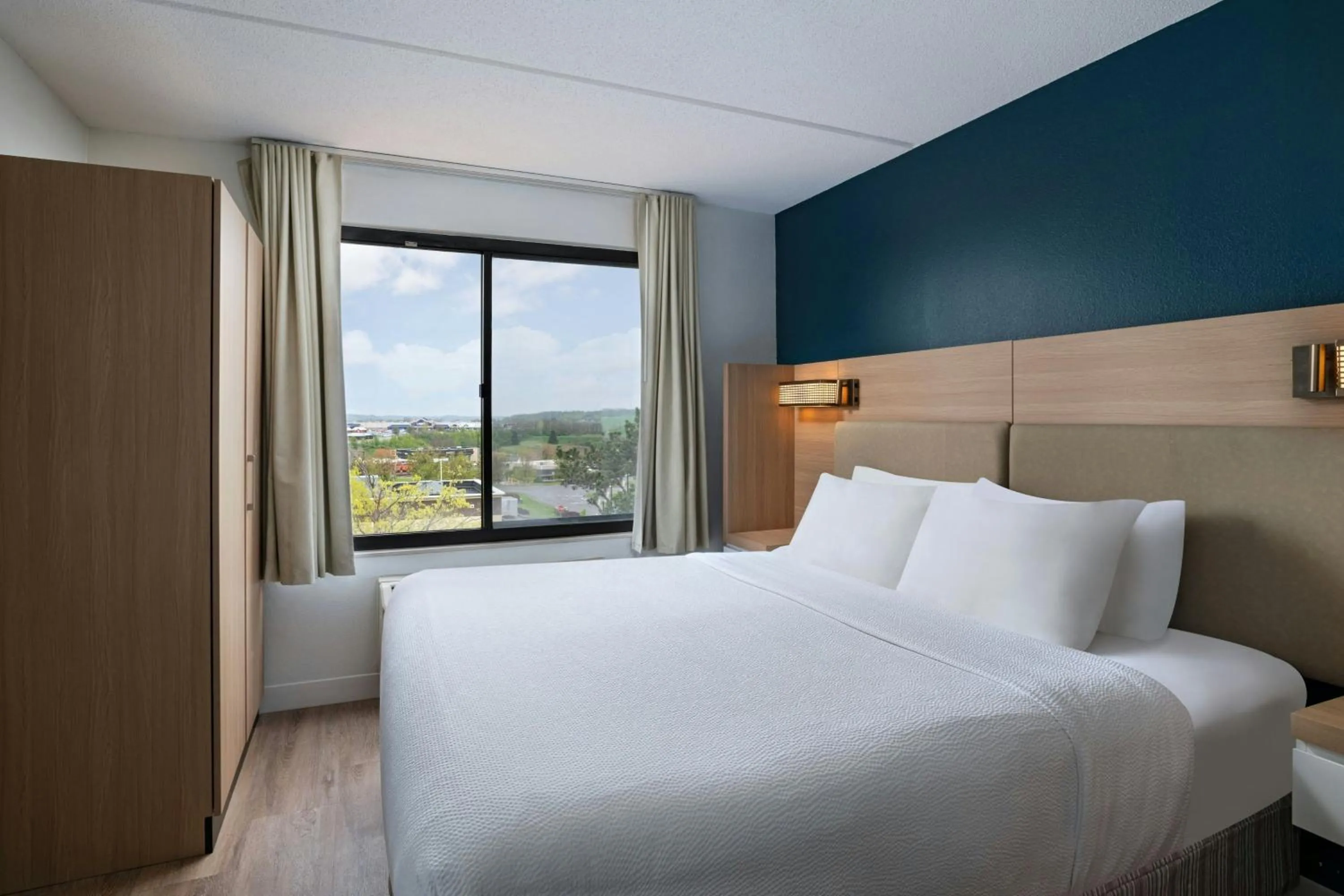 Bedroom, Bed in SpringHill Suites by Marriott Pittsburgh Washington