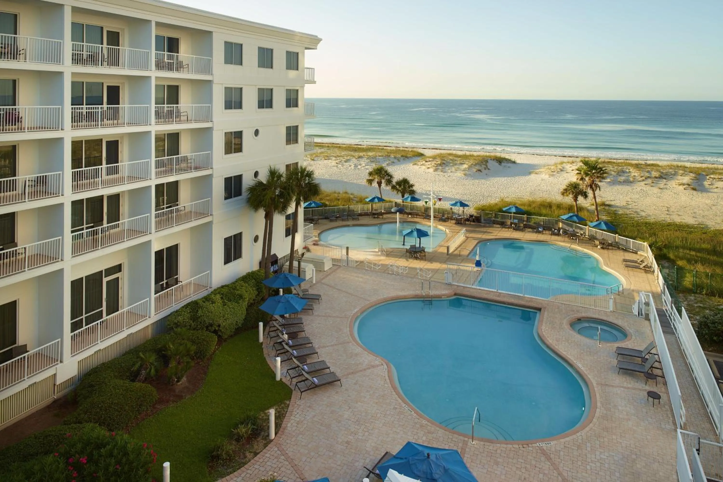 Swimming pool in SpringHill Suites by Marriott Pensacola Beach