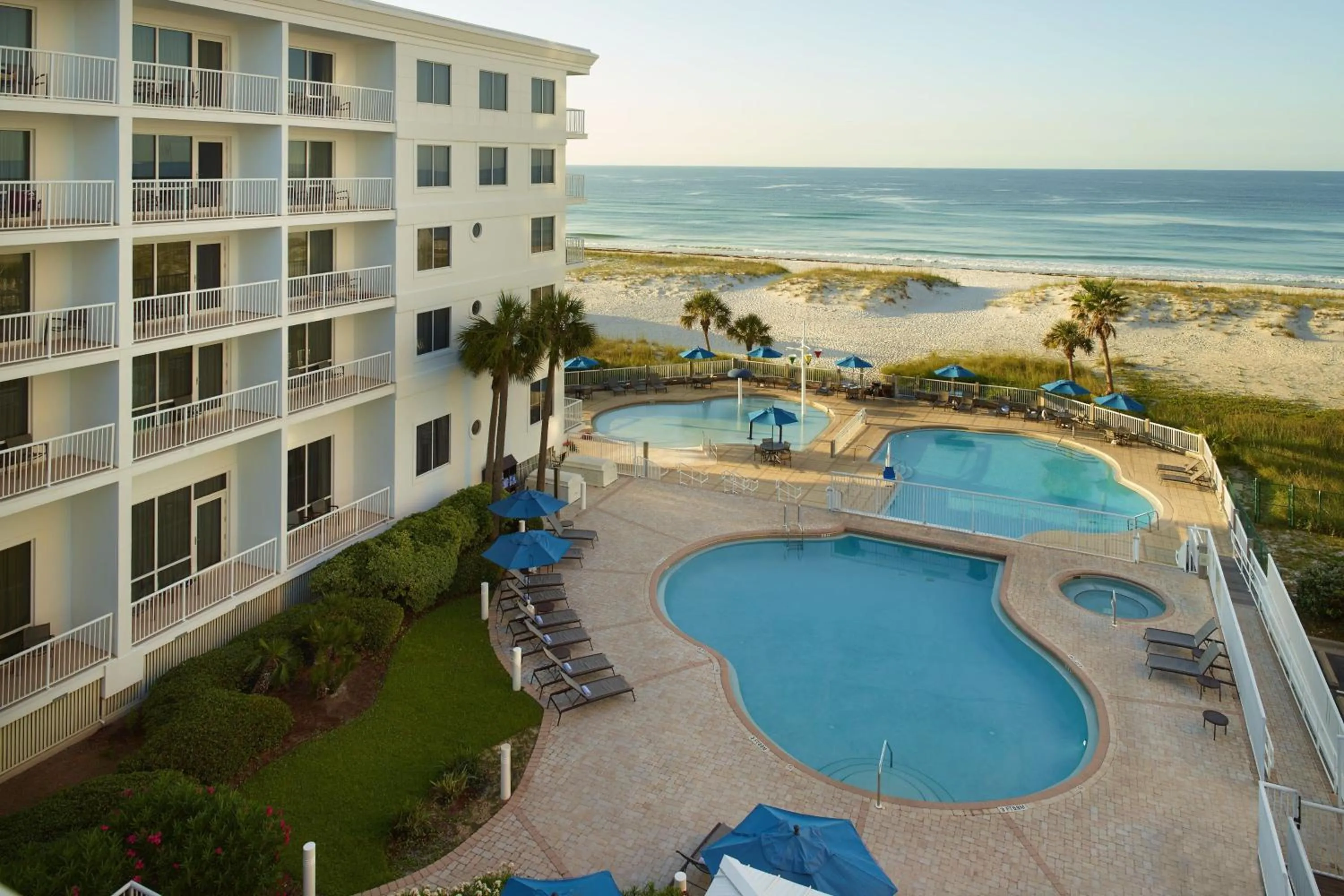 Swimming pool in SpringHill Suites by Marriott Pensacola Beach