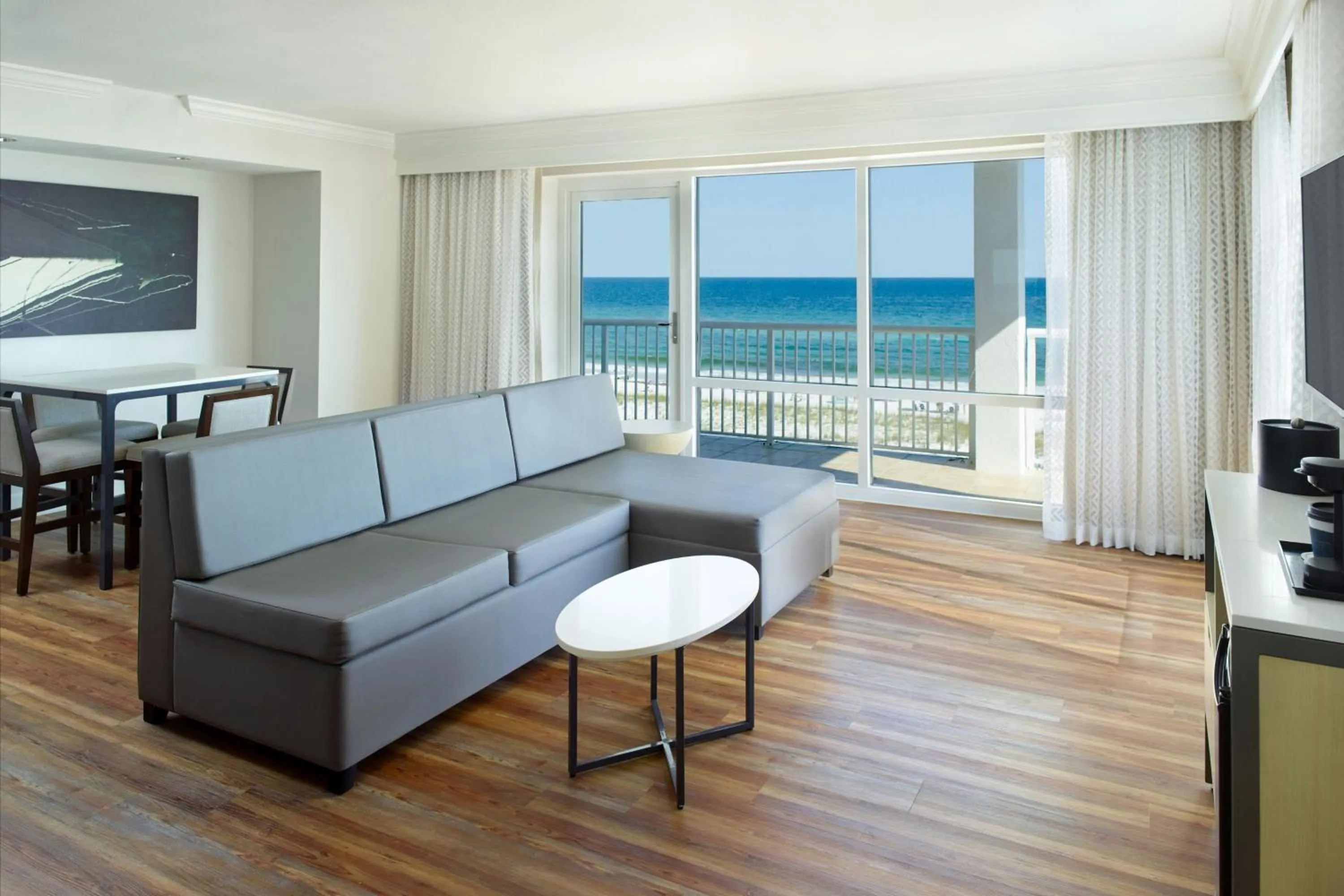Living room in SpringHill Suites by Marriott Pensacola Beach