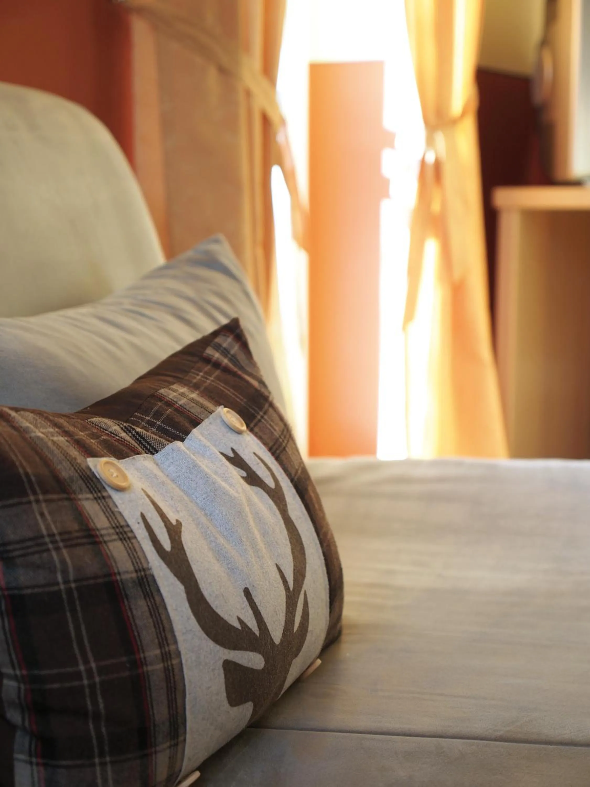 Photo of the whole room, Bed in Rotes Ross Marktbergel