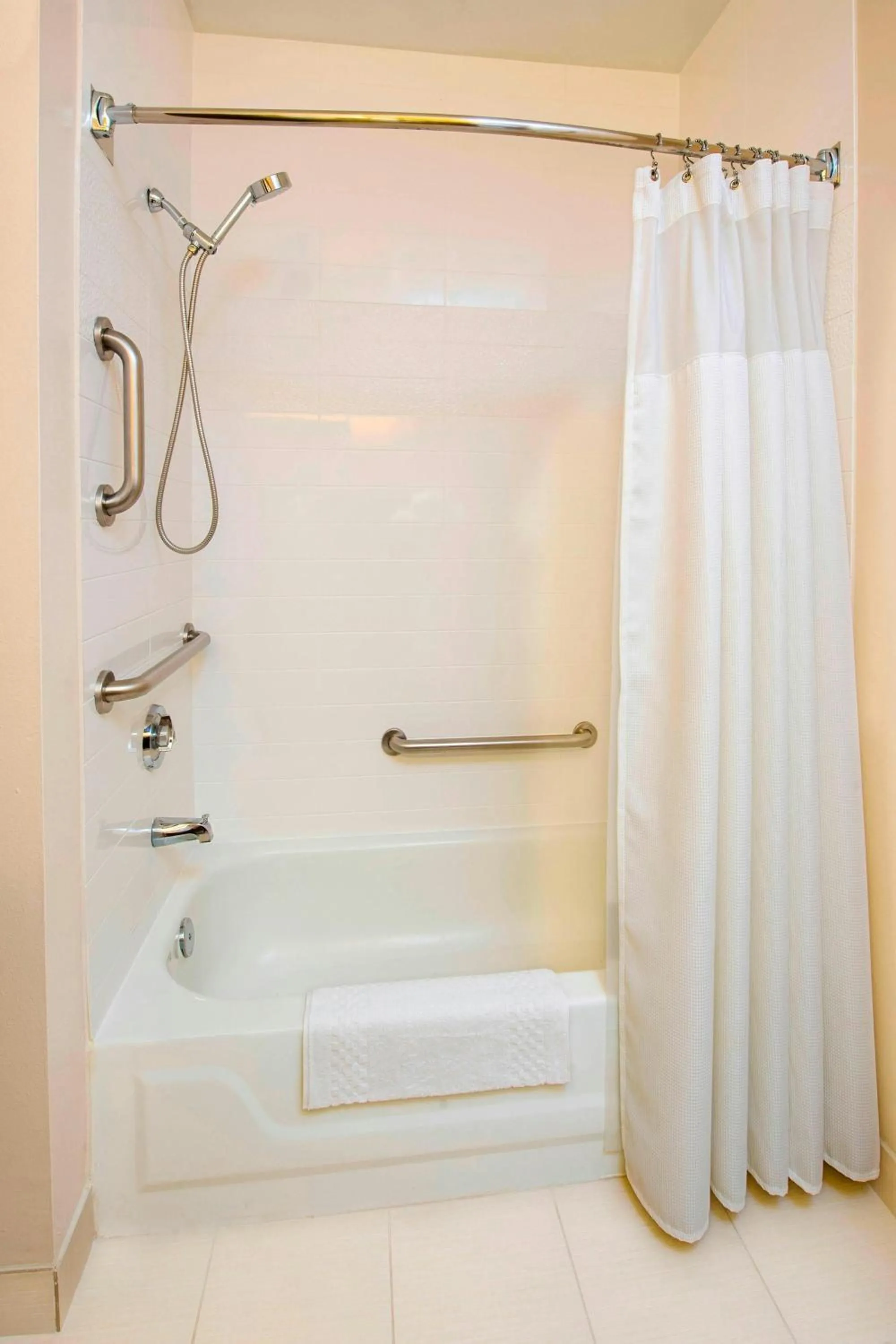 Bathroom in Rodeway Inn