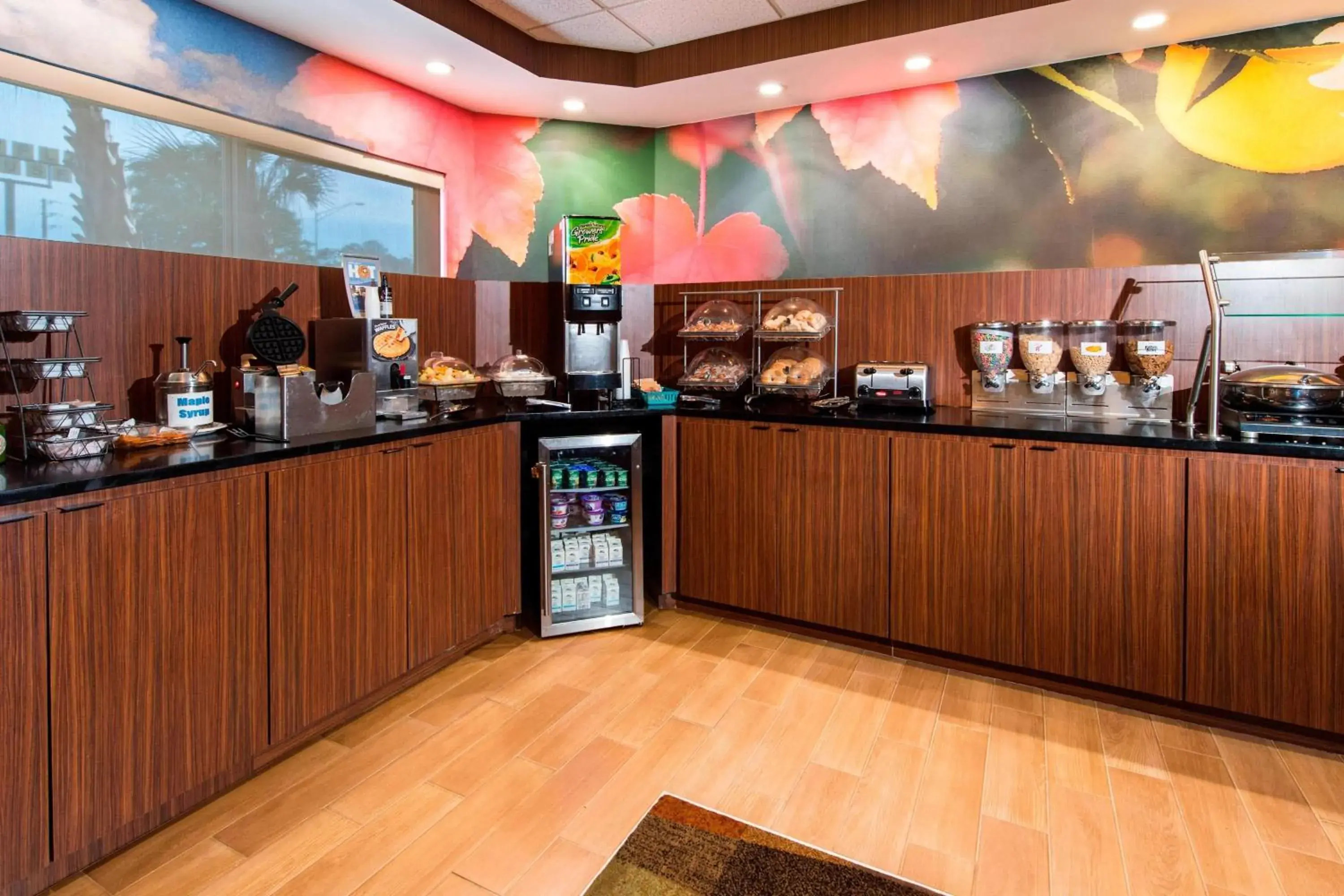 Breakfast in Fairfield Inn by Marriott Pensacola I-10 Breakfast in Fairfield Inn by Marriott Pensacola I-10