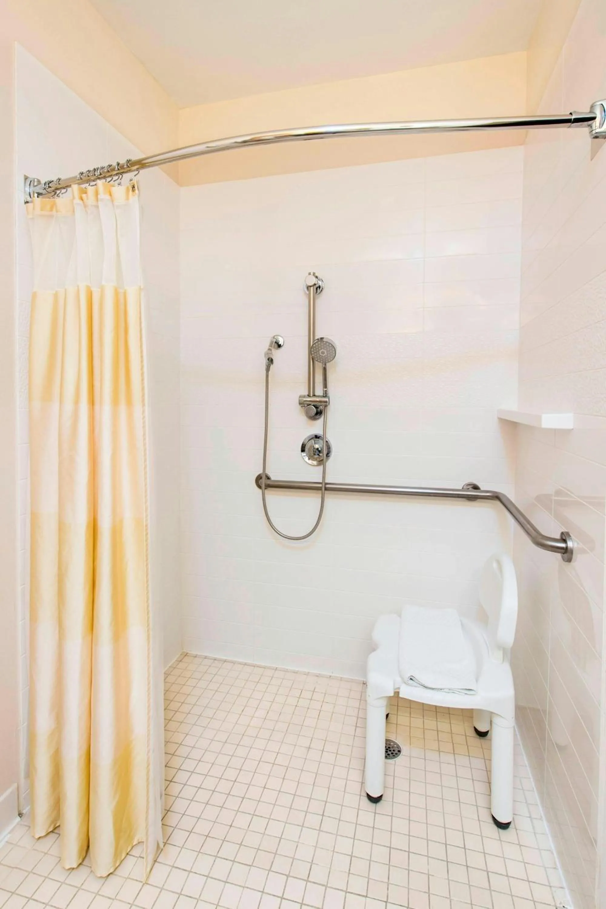 Bathroom in Rodeway Inn