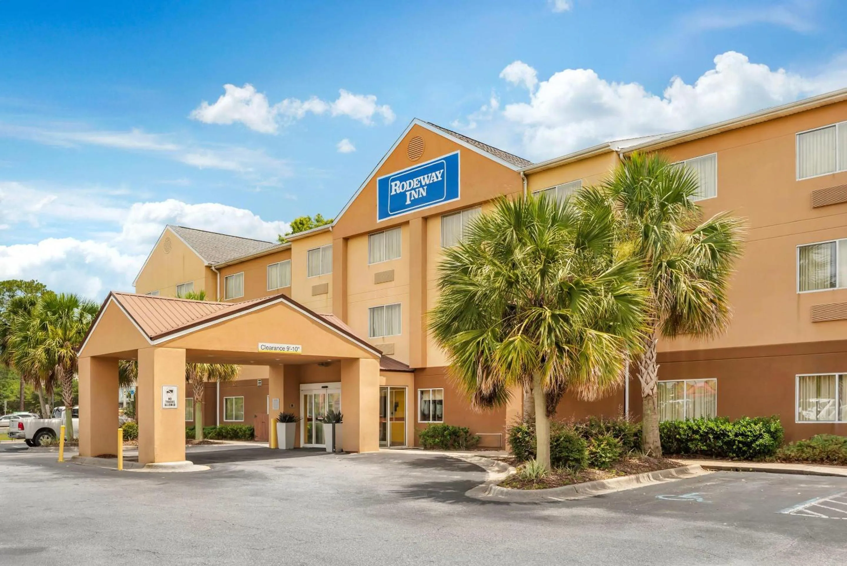 Property building in Rodeway Inn