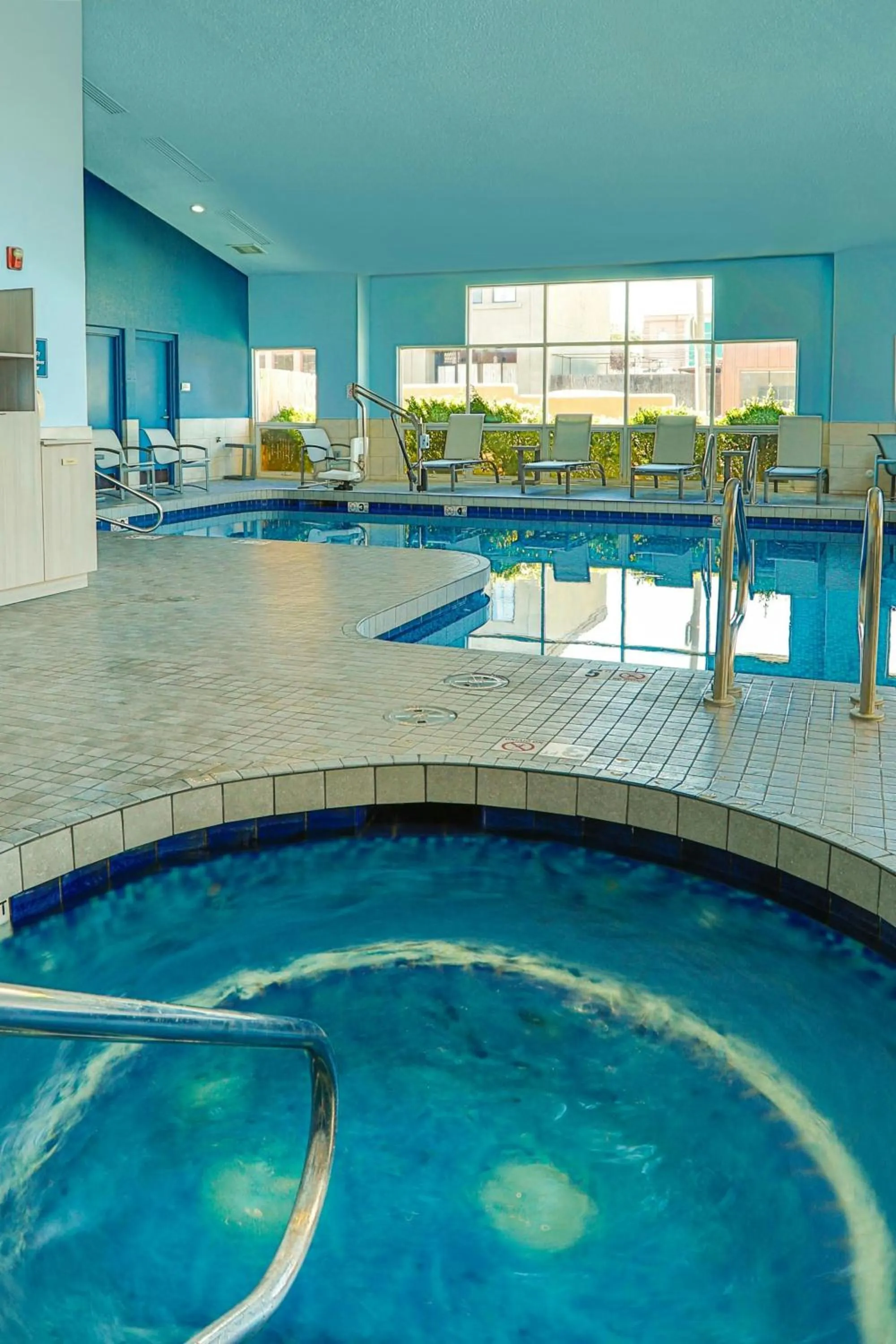 Swimming pool in SpringHill Suites Prescott