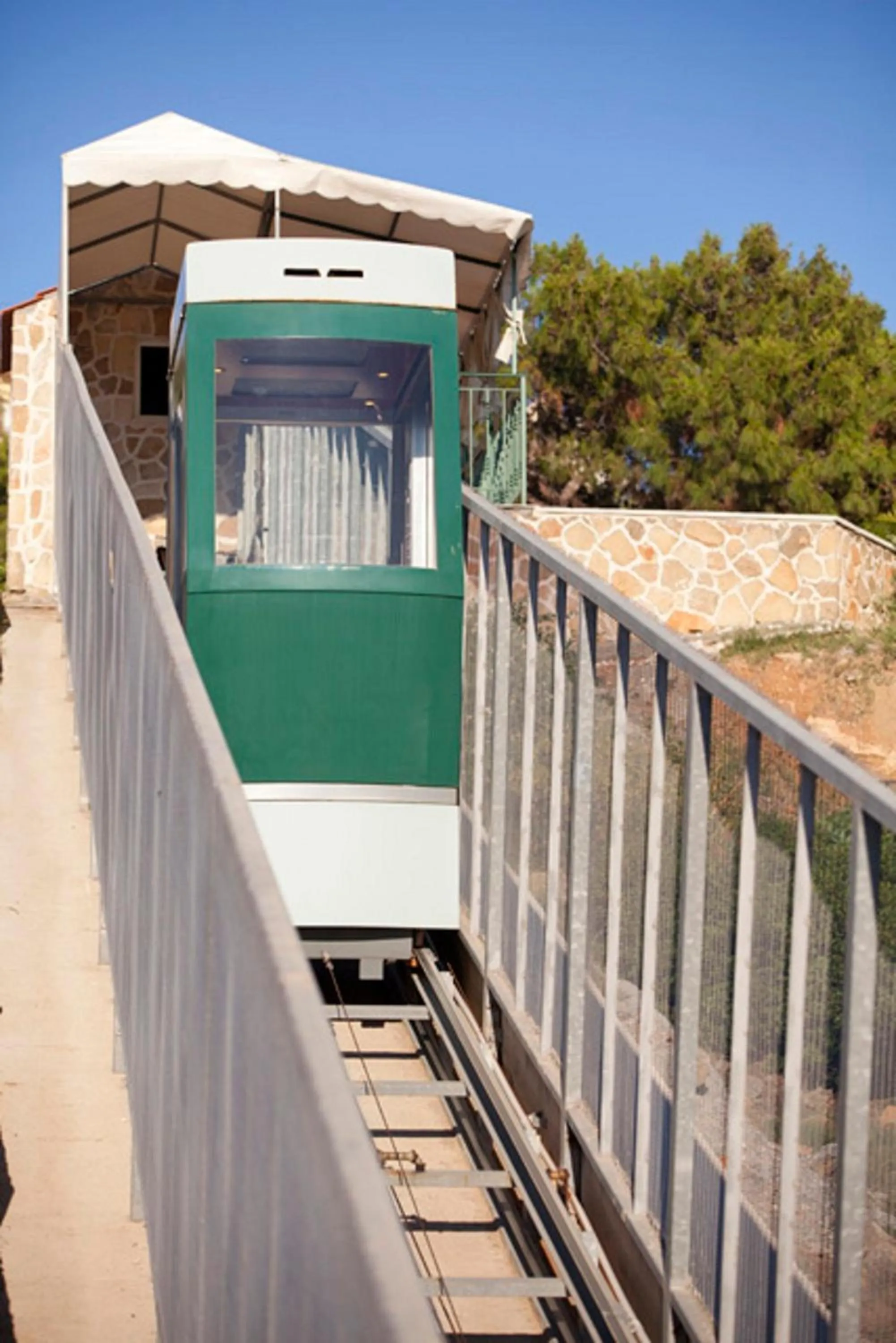 Area and facilities in Pefkos Beach Studios & Apartments