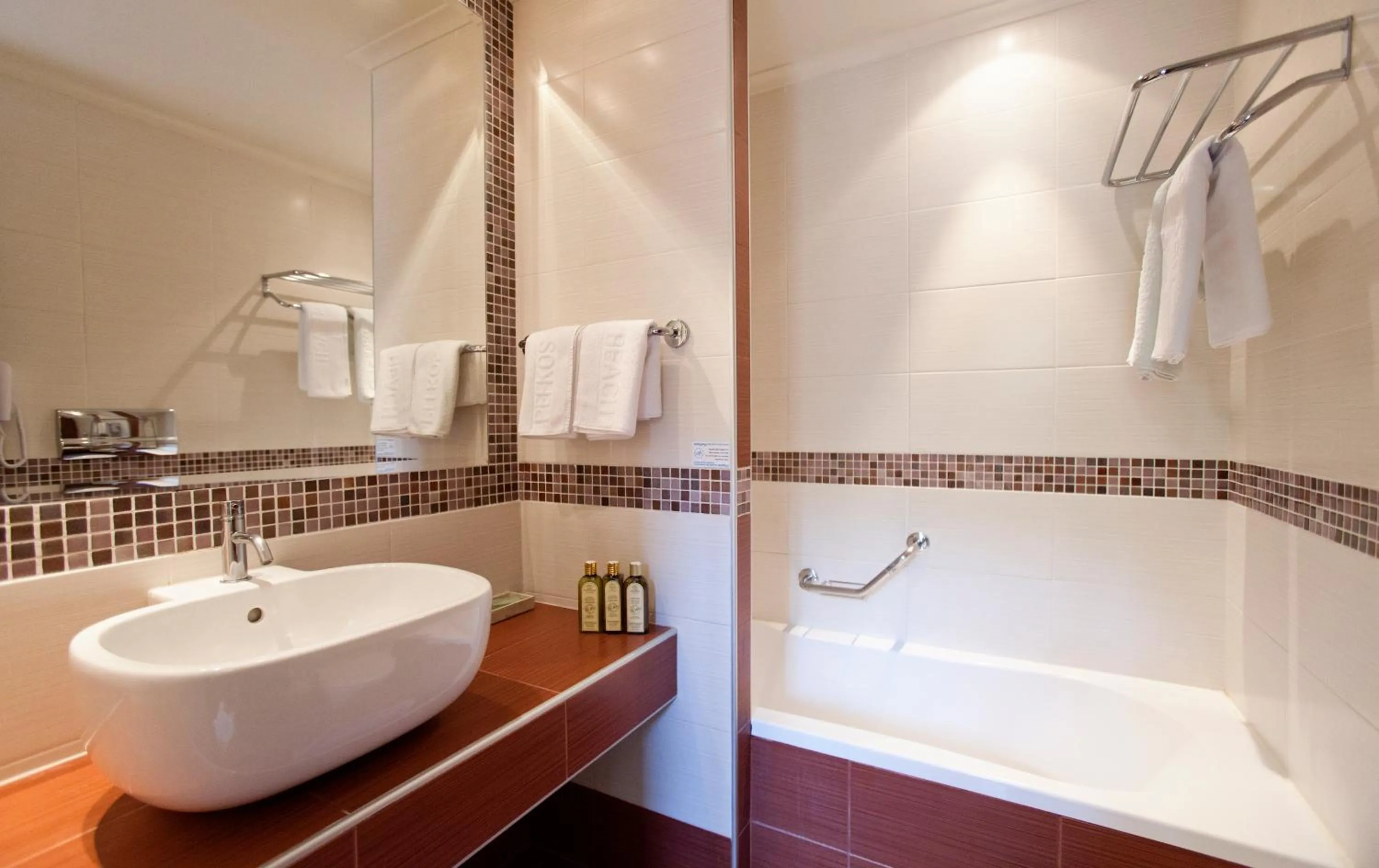 Bathroom in Pefkos Beach Studios & Apartments