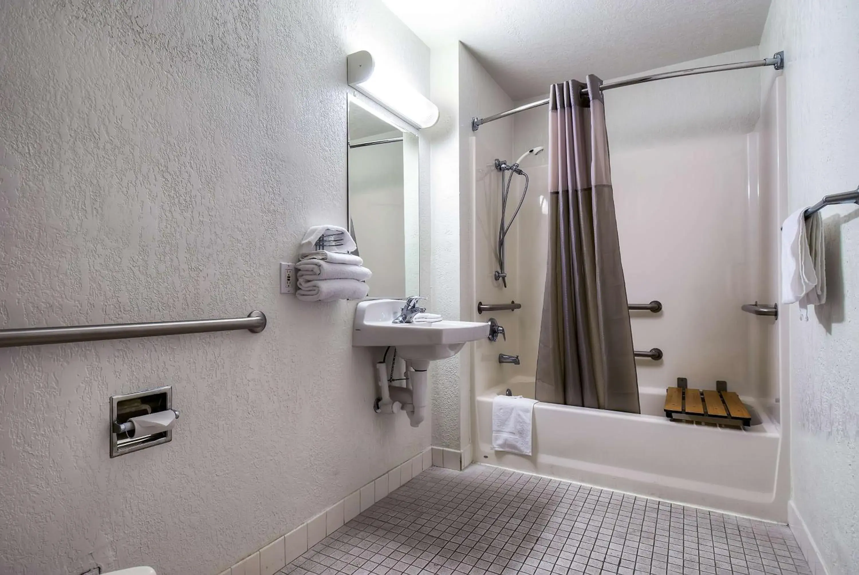 Shower in Motel 6-Rowland Heights, CA - Los Angeles - Pomona Shower in Motel 6-Rowland Heights, CA - Los Angeles - Pomona