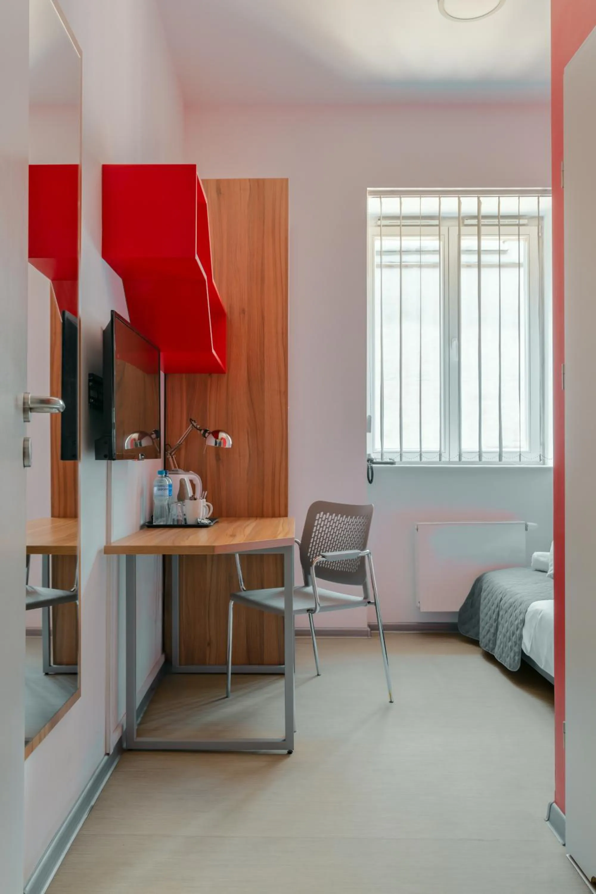 Small Double Room in Esperanto Home