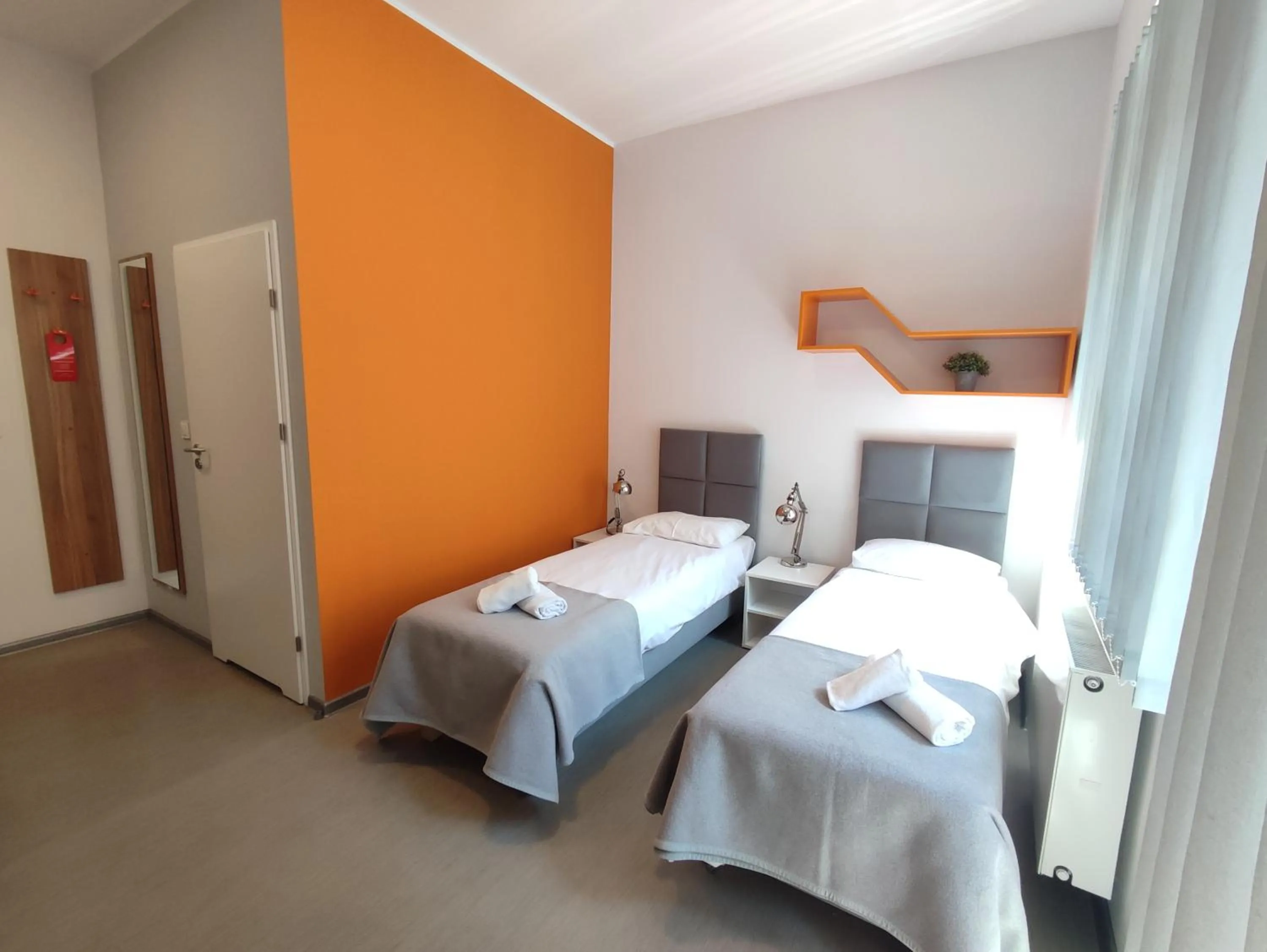 Photo of the whole room, Bed in Esperanto Home