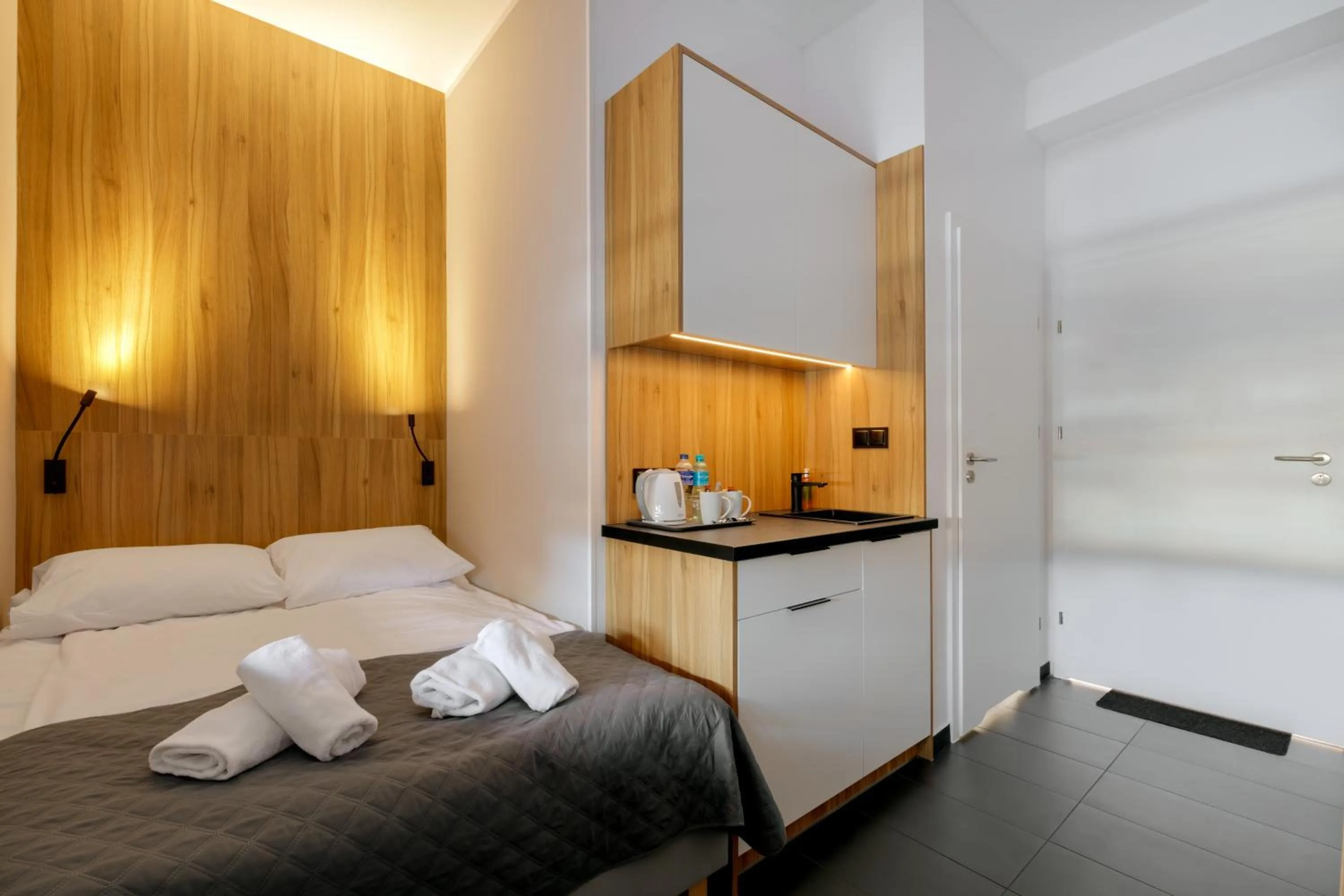 Photo of the whole room, Bed in Esperanto Home