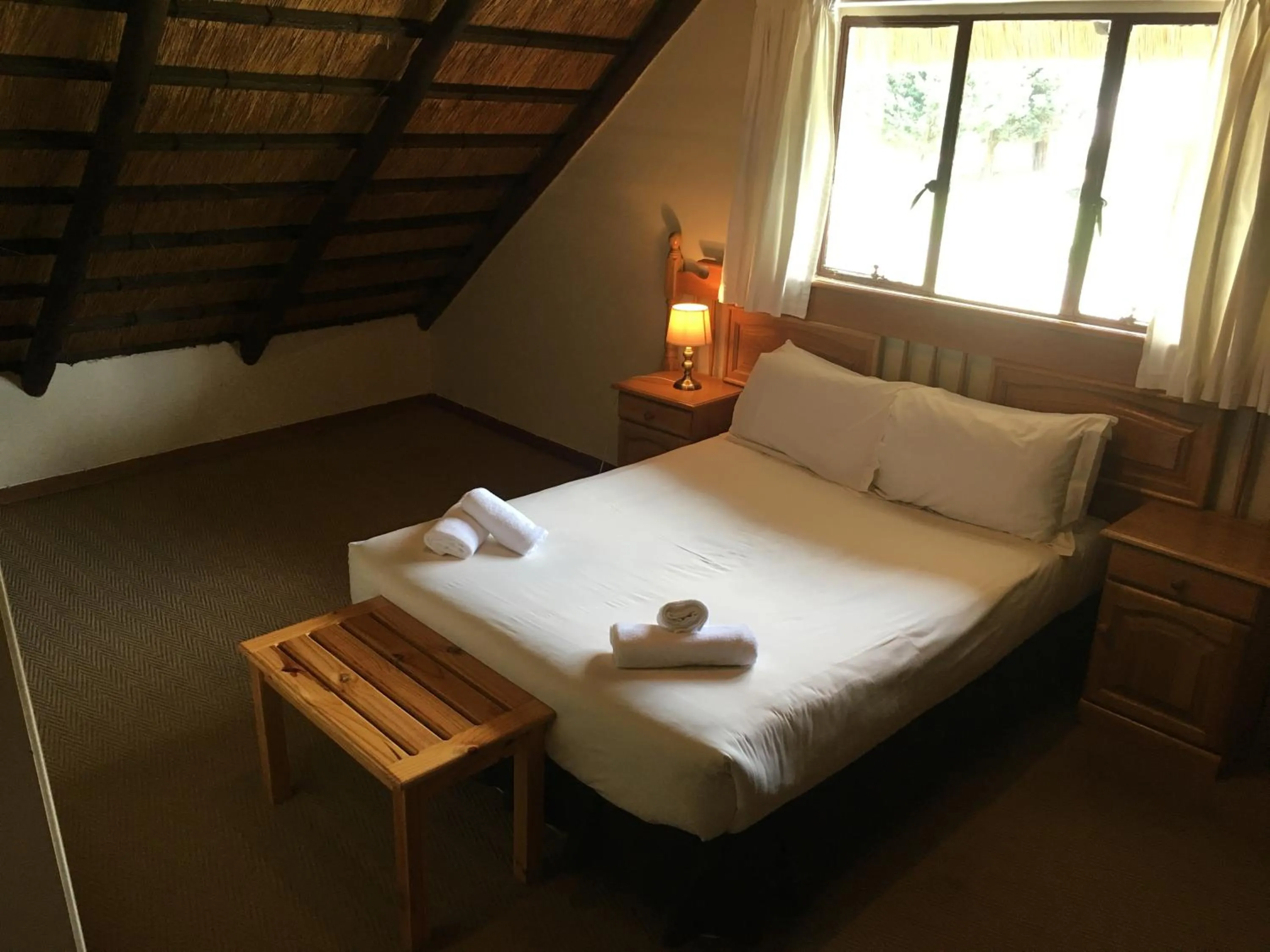 Bedroom, Bed in Dragon Peaks Mountain Resort