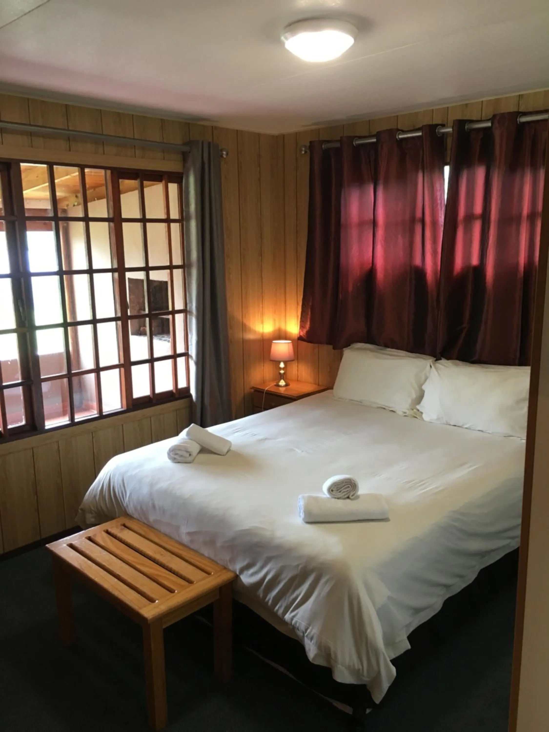 Bedroom, Bed in Dragon Peaks Mountain Resort