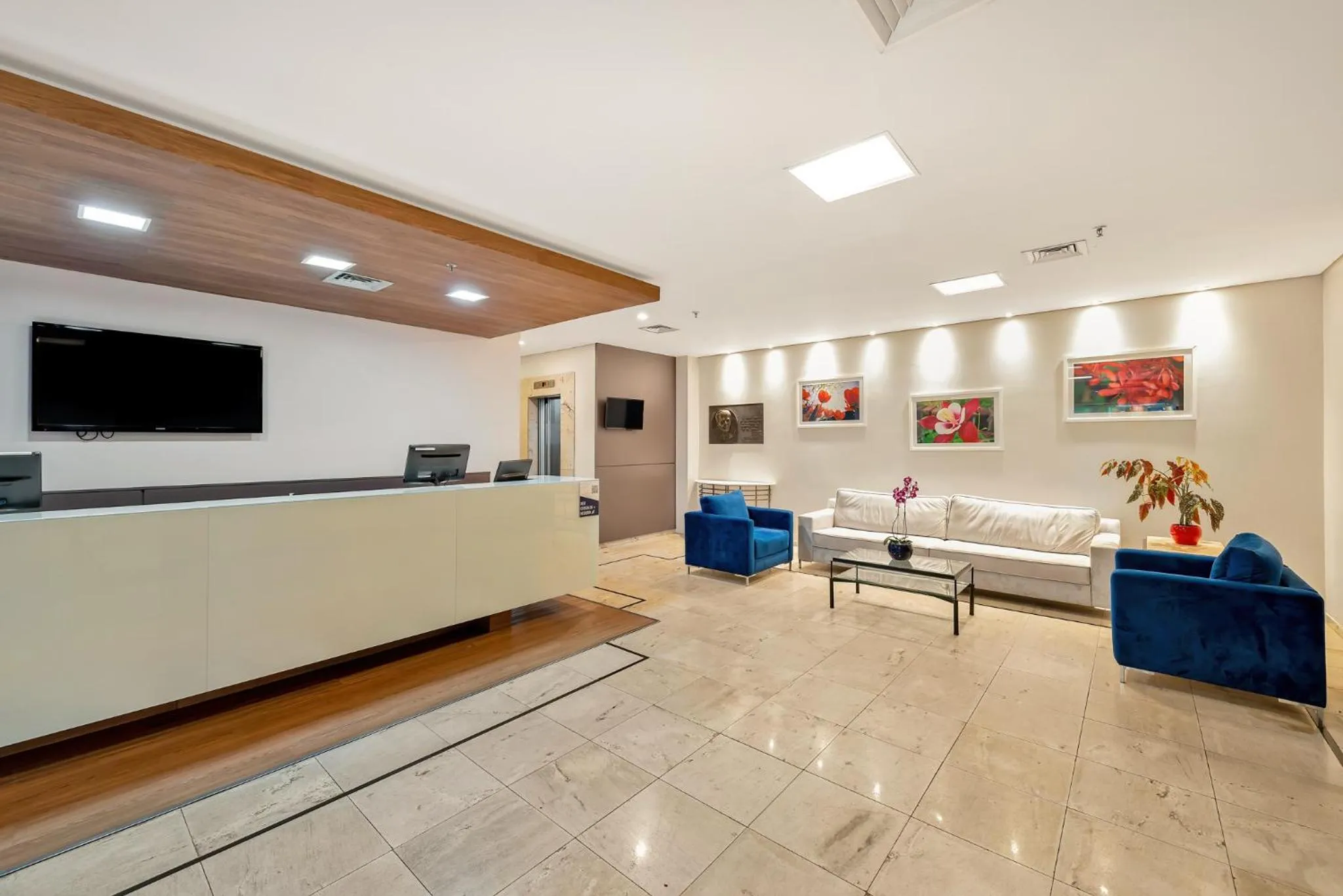 Lobby or reception in Blue Tree Garden Bauru