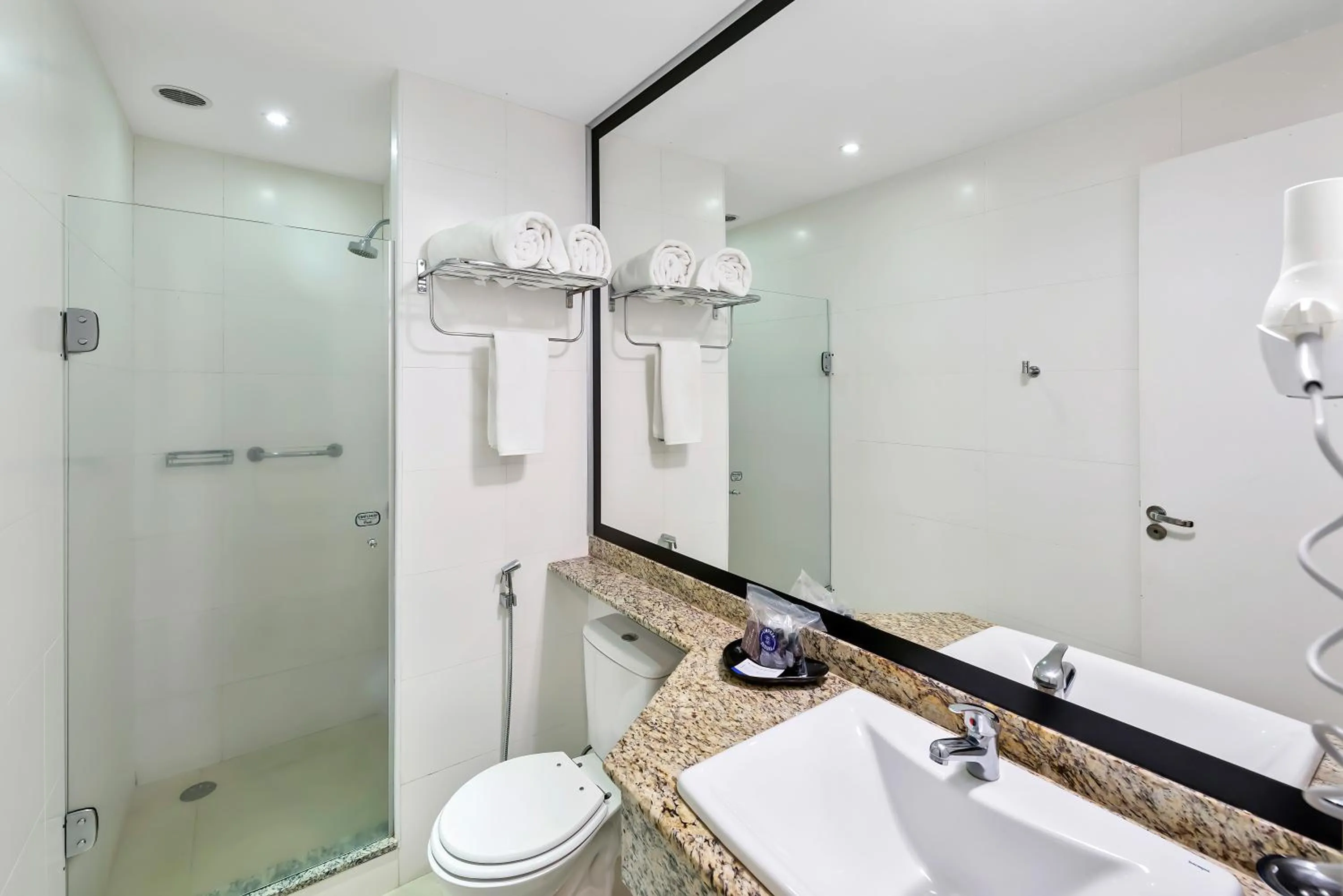 Bathroom in Blue Tree Garden Bauru
