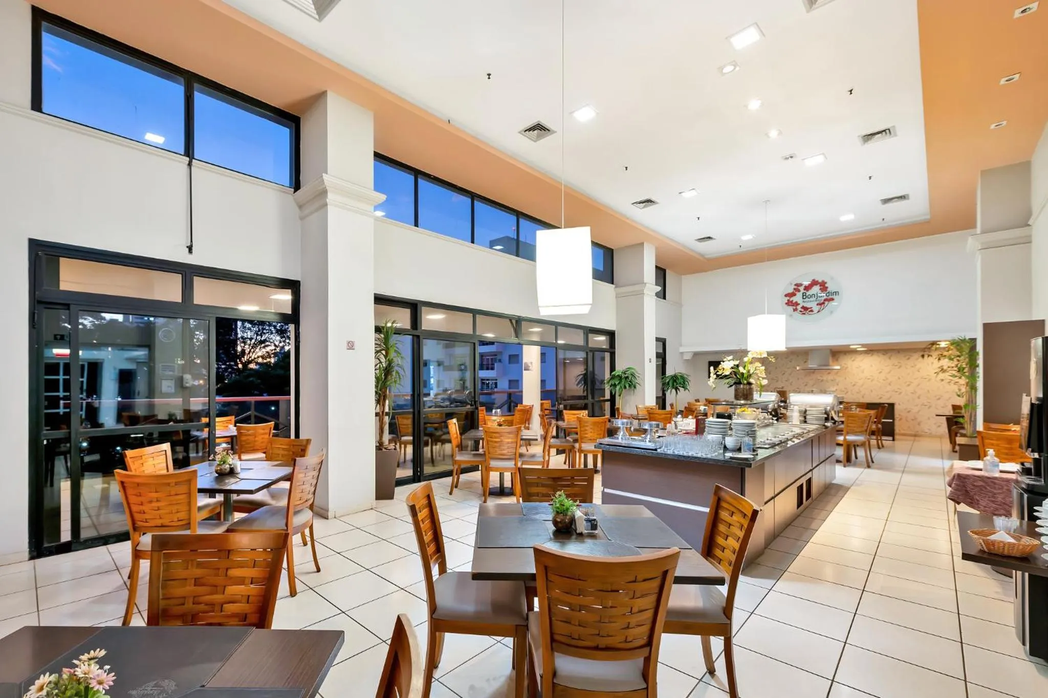 Restaurant/places to eat in Blue Tree Garden Bauru