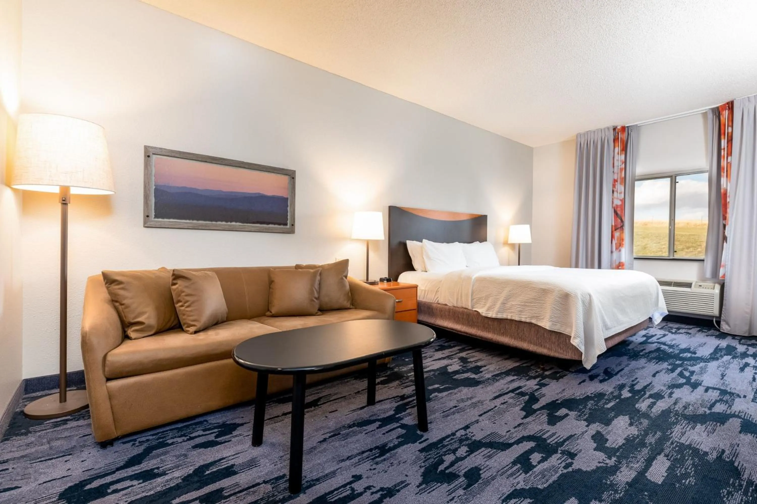 Photo of the whole room, Bed in Fairfield Inn & Suites by Marriott Spearfish